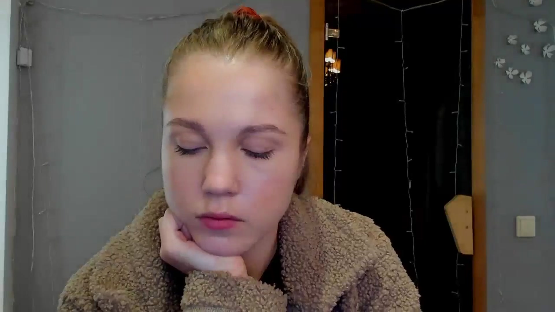 Kate_Lewiss video thumbnail