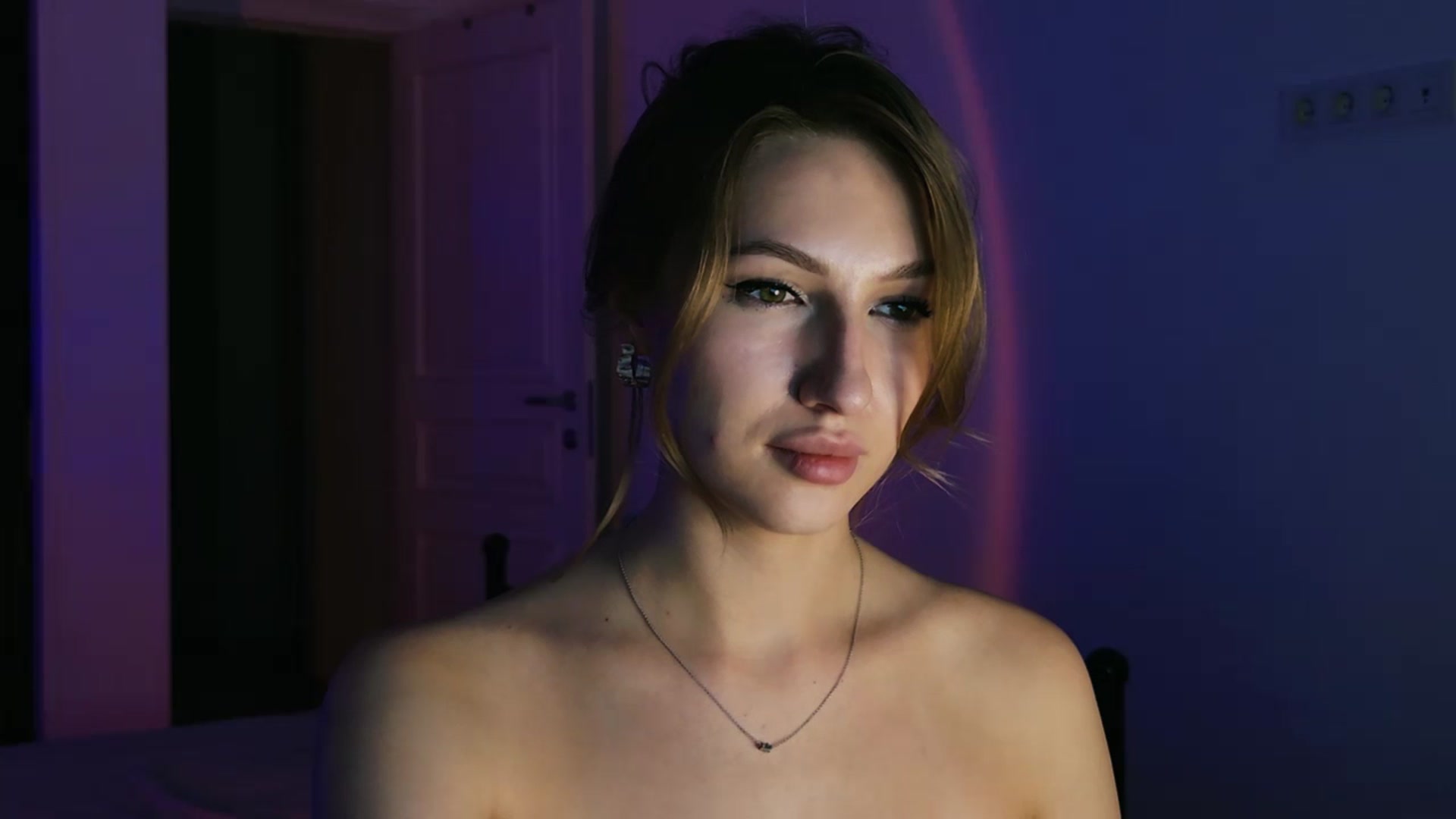 LovelyGin video thumbnail