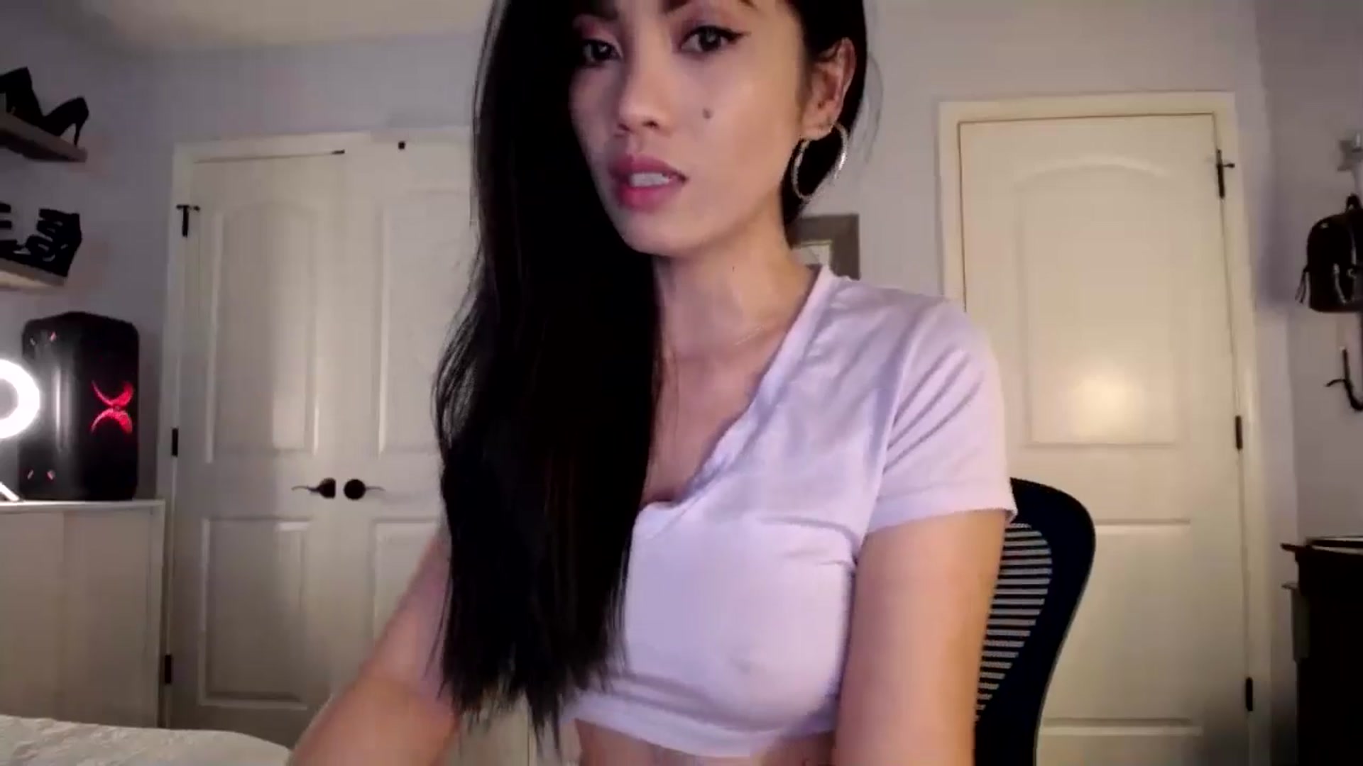 AsianLuv_4U video thumbnail