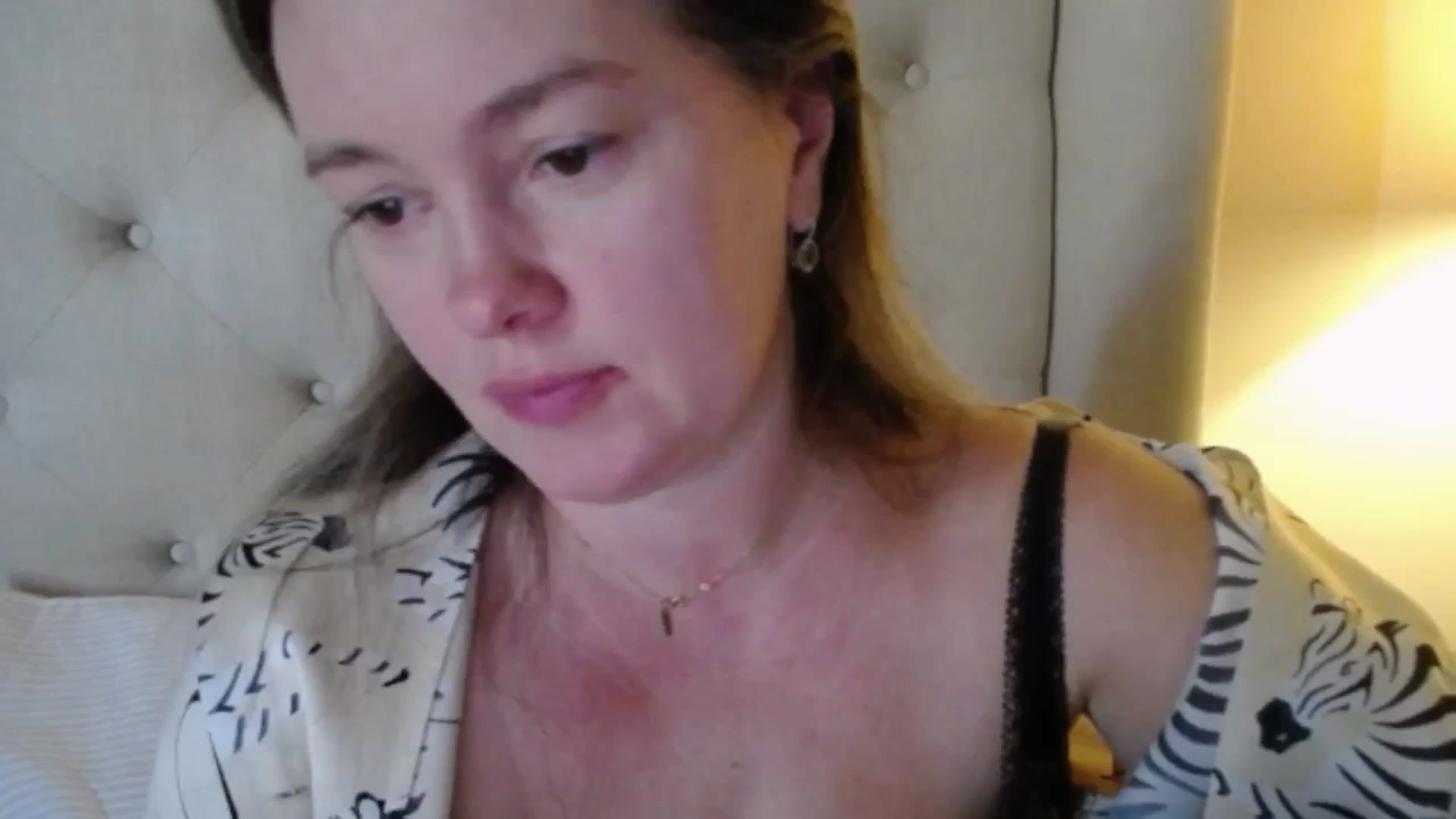 J0llye video thumbnail