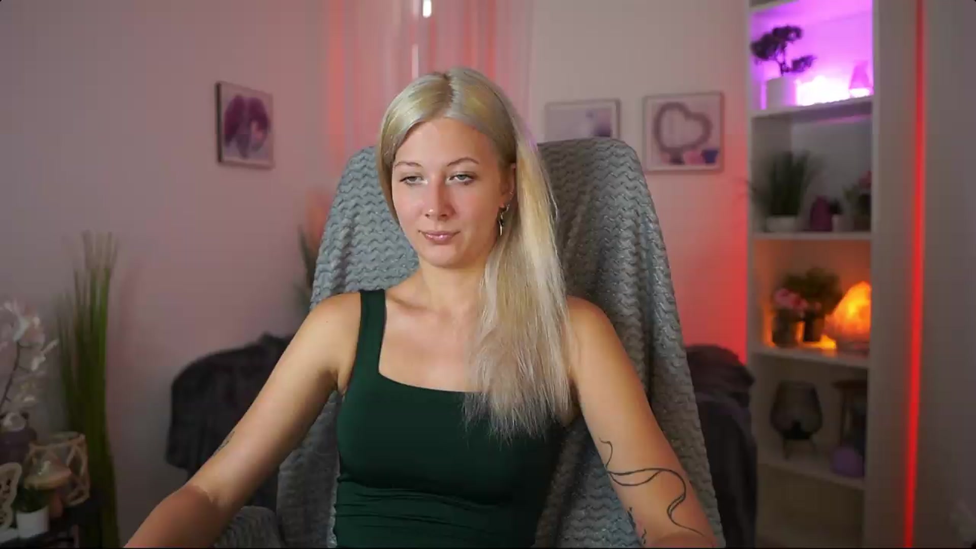 EmilySwan video thumbnail