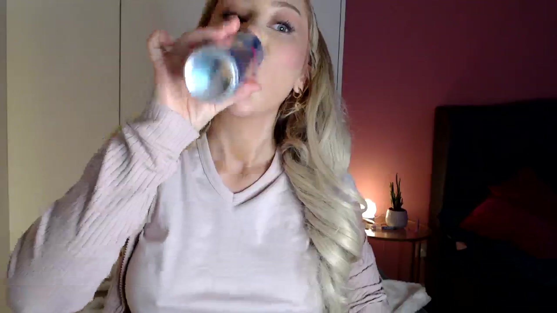 PetiteAvax video thumbnail