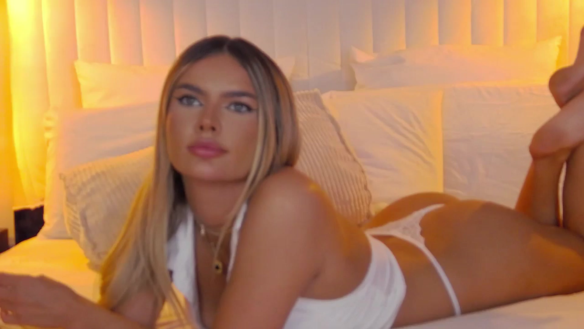AnaisAnn video thumbnail