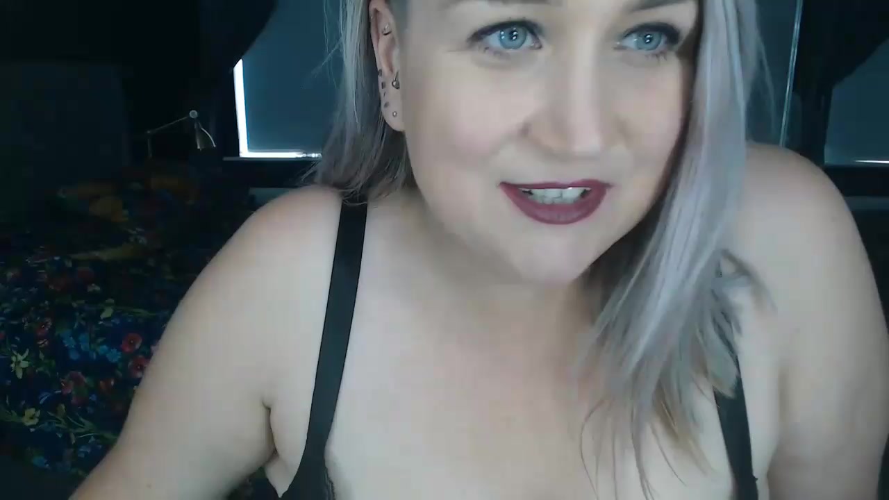 CurvyWifeyX video thumbnail