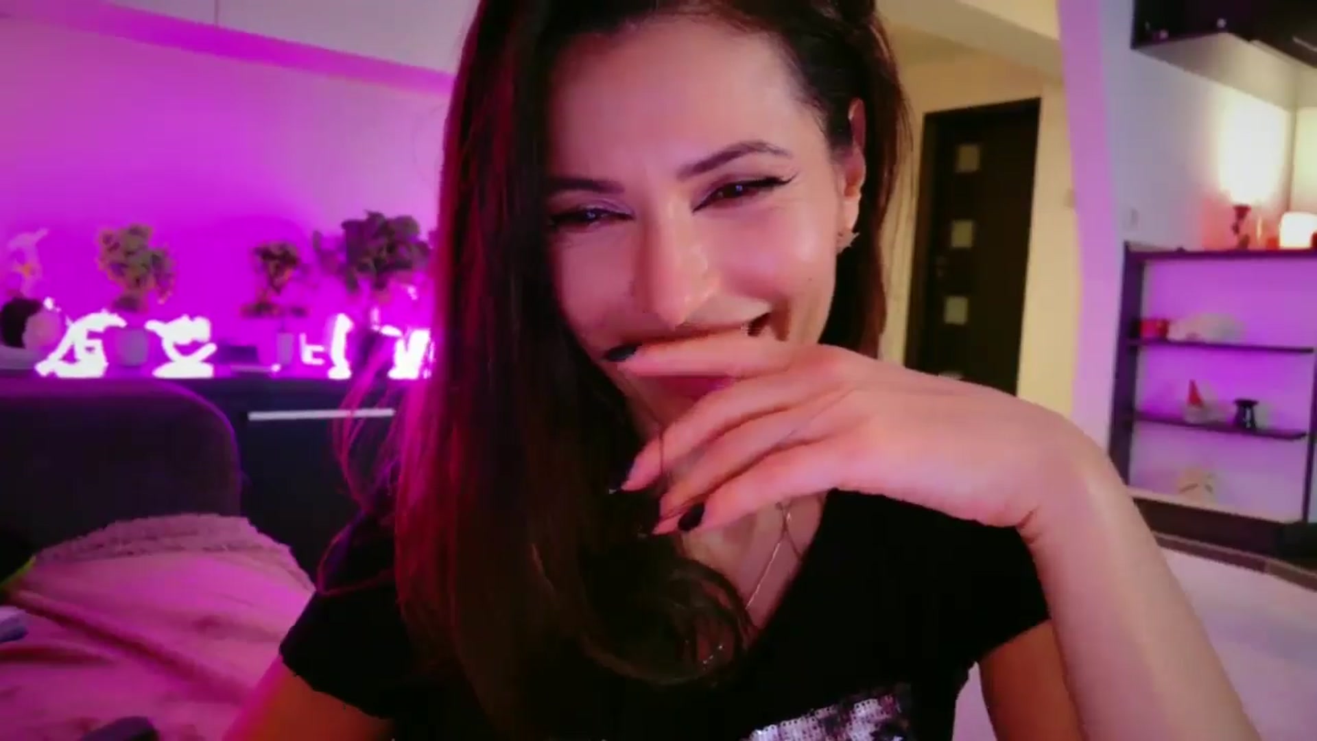 SmileyTinaa video thumbnail