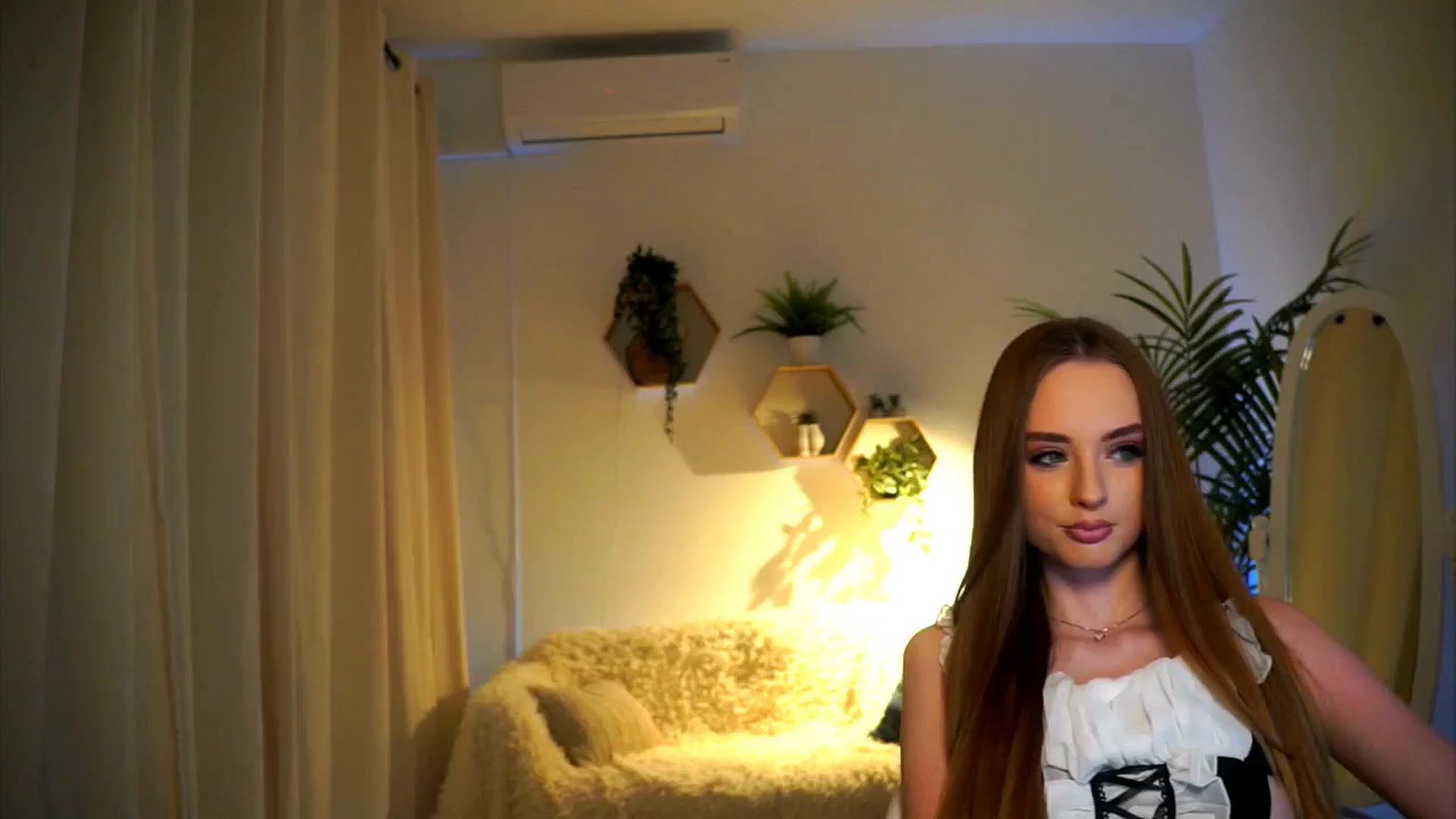 petitegonwild video thumbnail