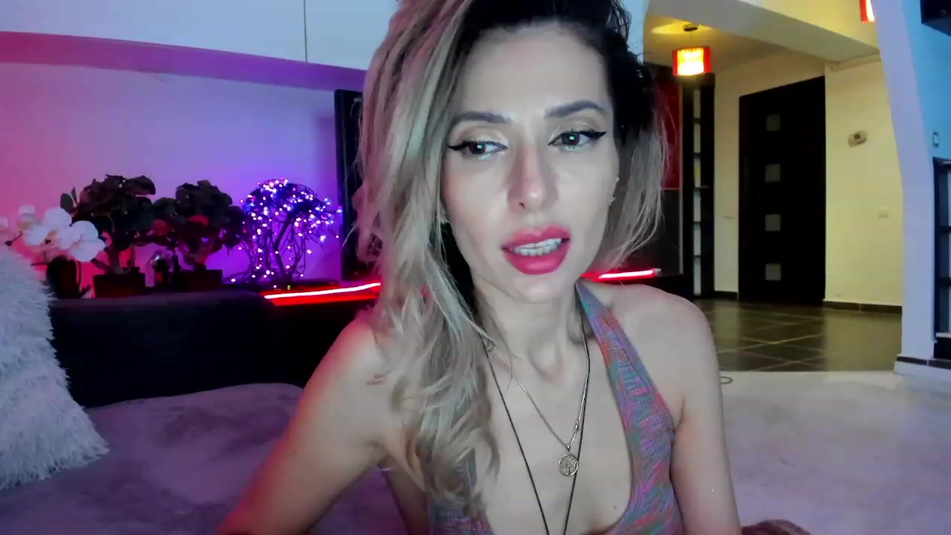SmileyTinaa video thumbnail