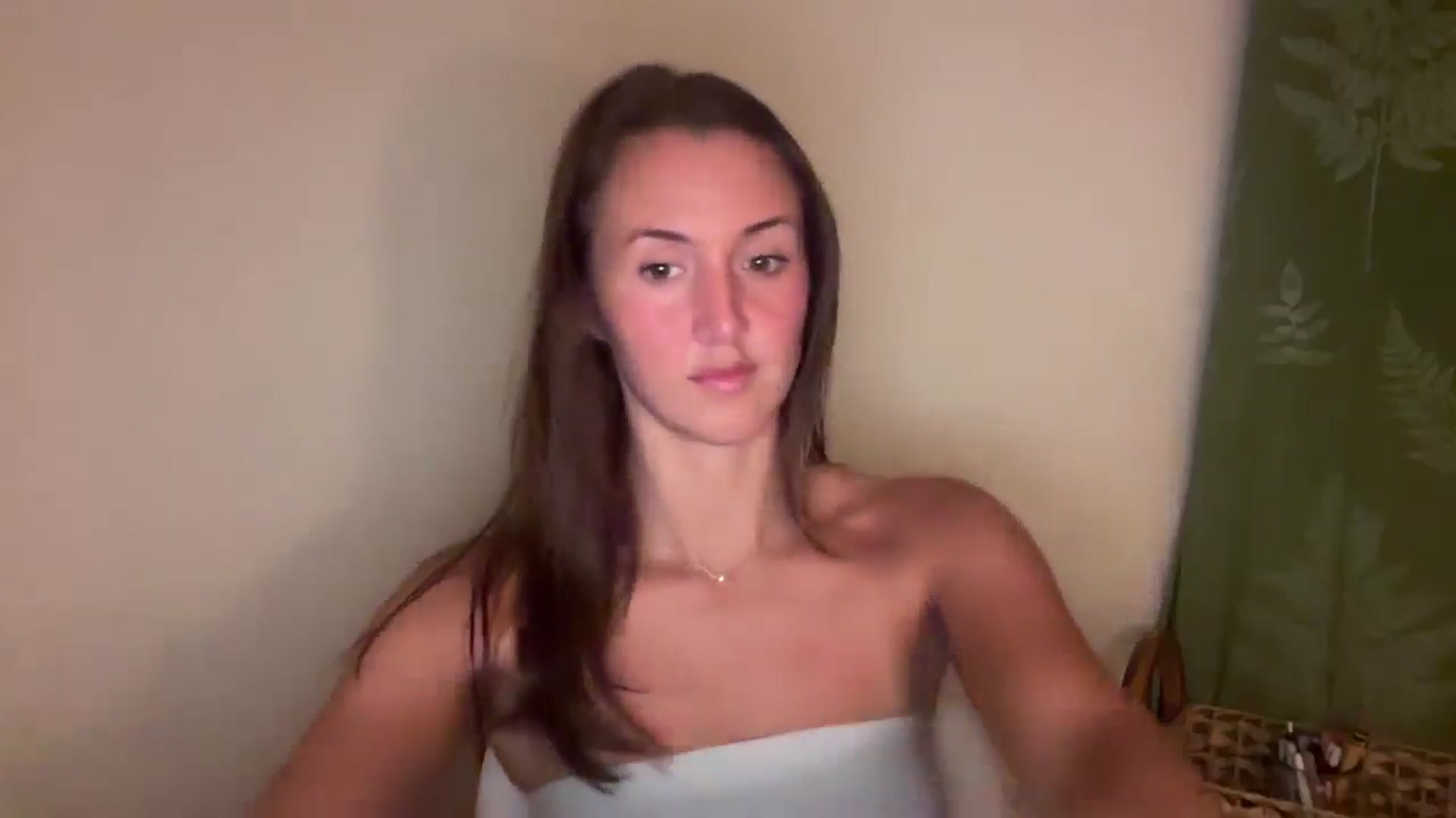 SarahBttrfly video thumbnail