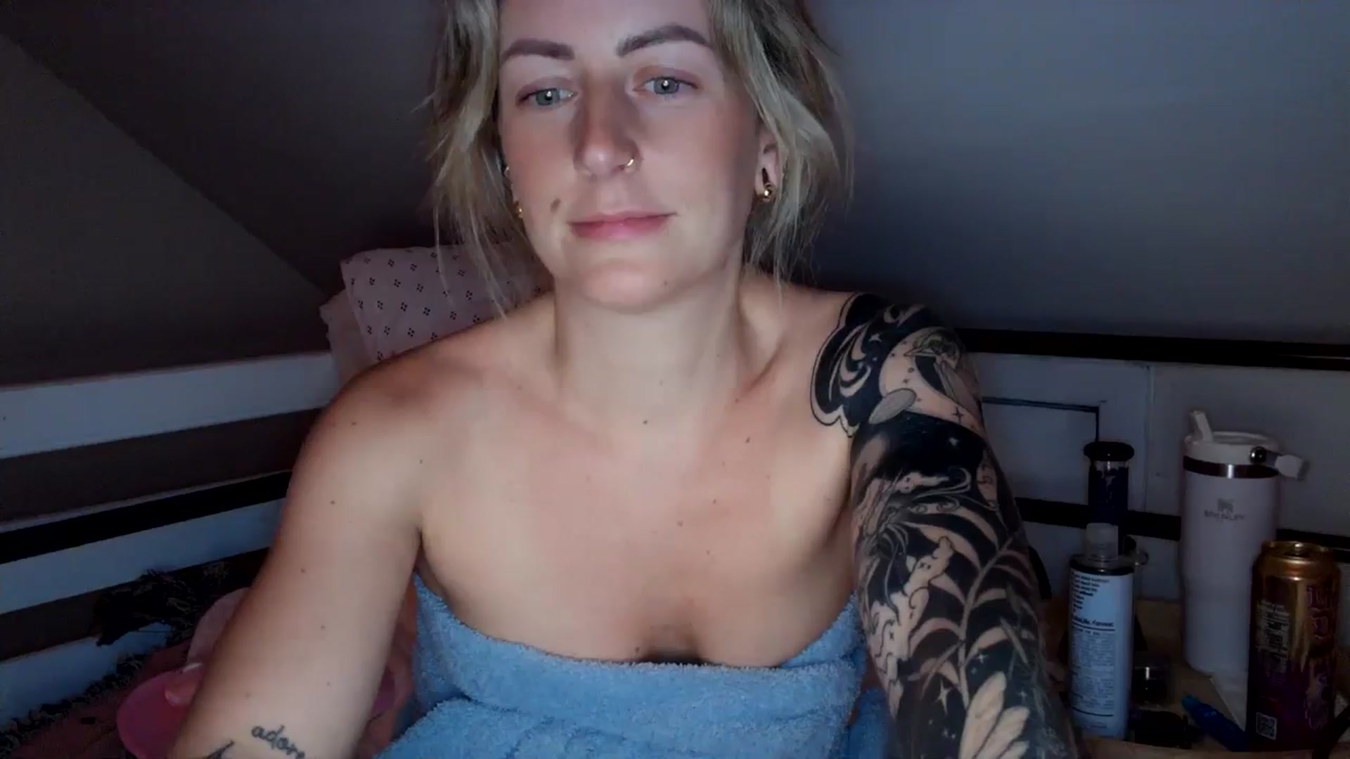 Lena_bee video thumbnail