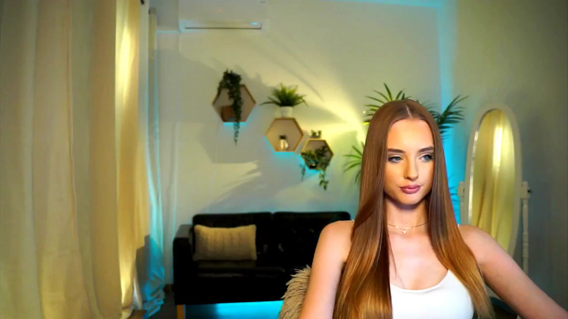 petitegonwild video thumbnail