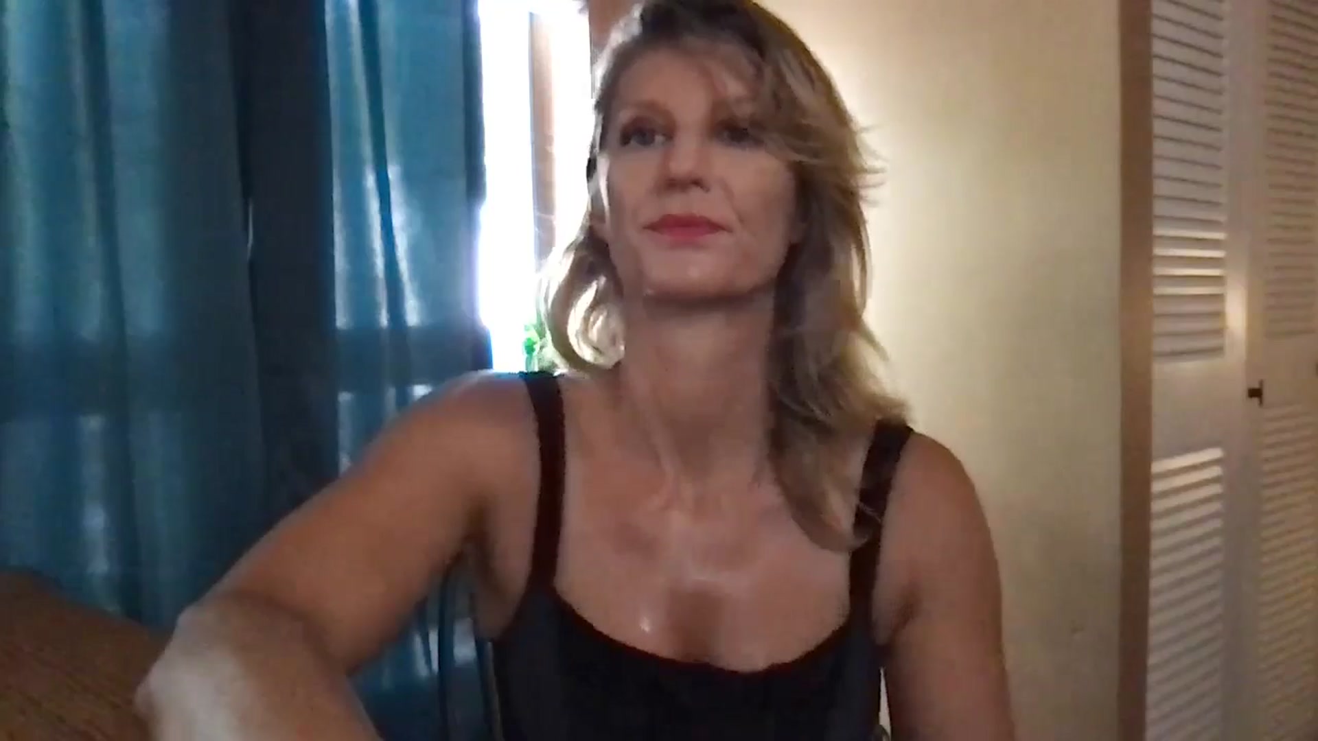 redhotbikinis video thumbnail