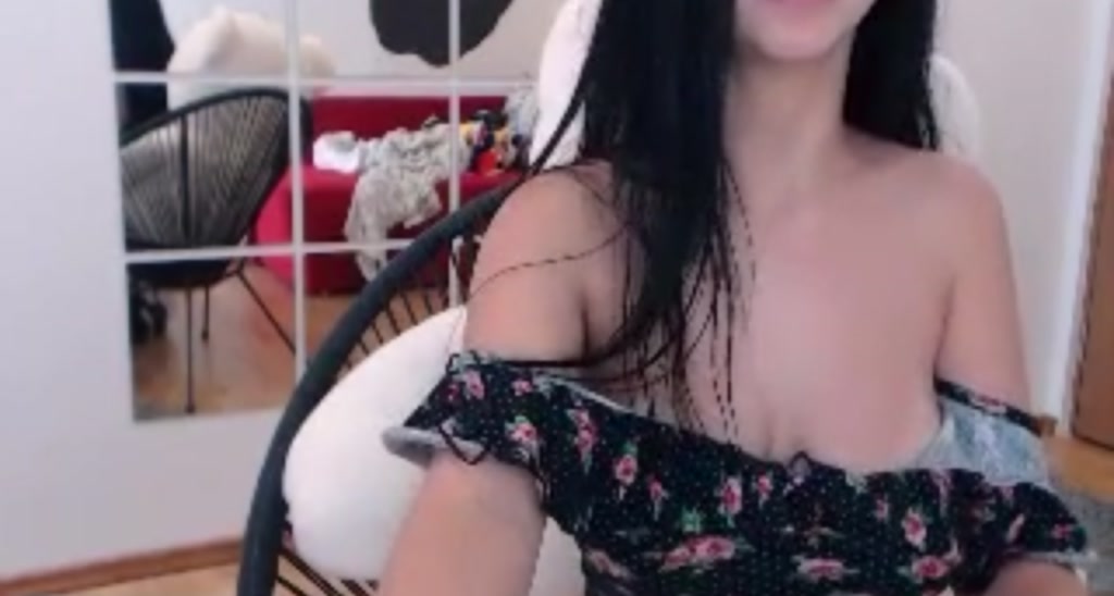 TinyKissable video thumbnail