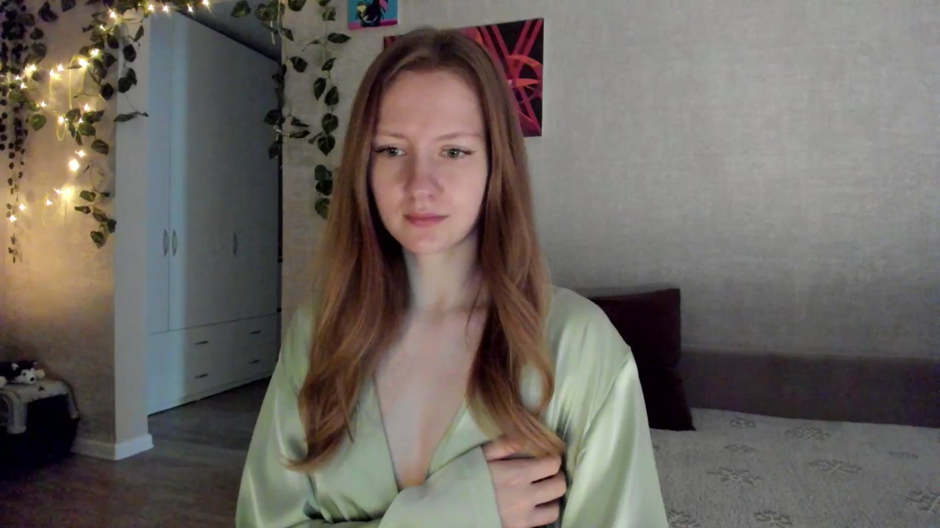 mnialice video thumbnail