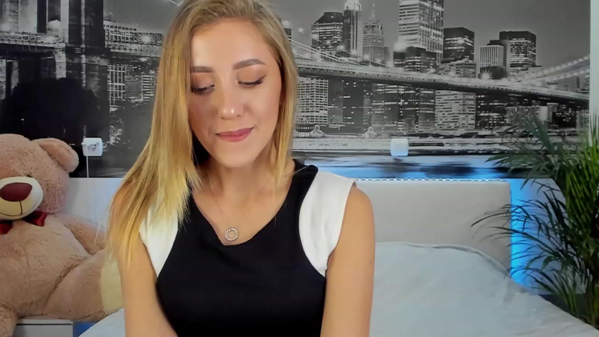 LaAngel video thumbnail