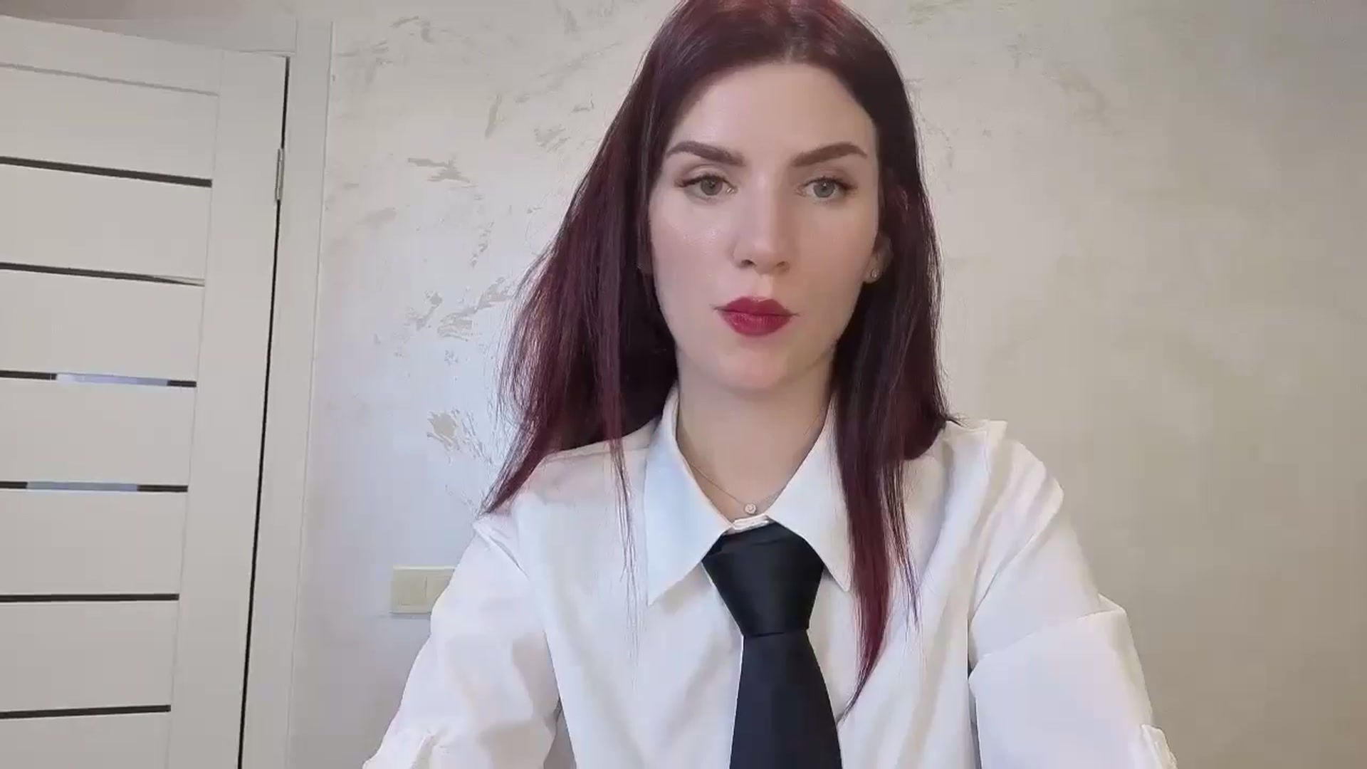 MiaLuxe video thumbnail