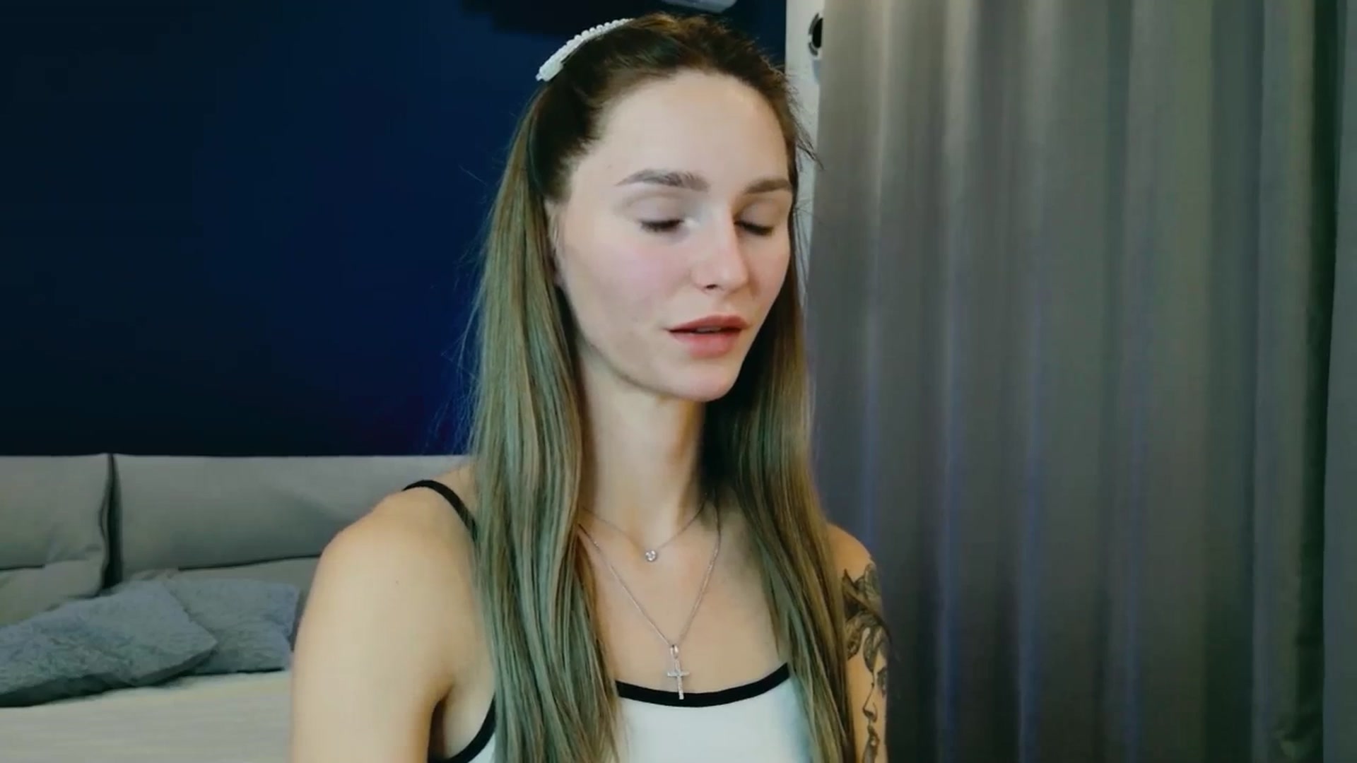 Miliain video thumbnail