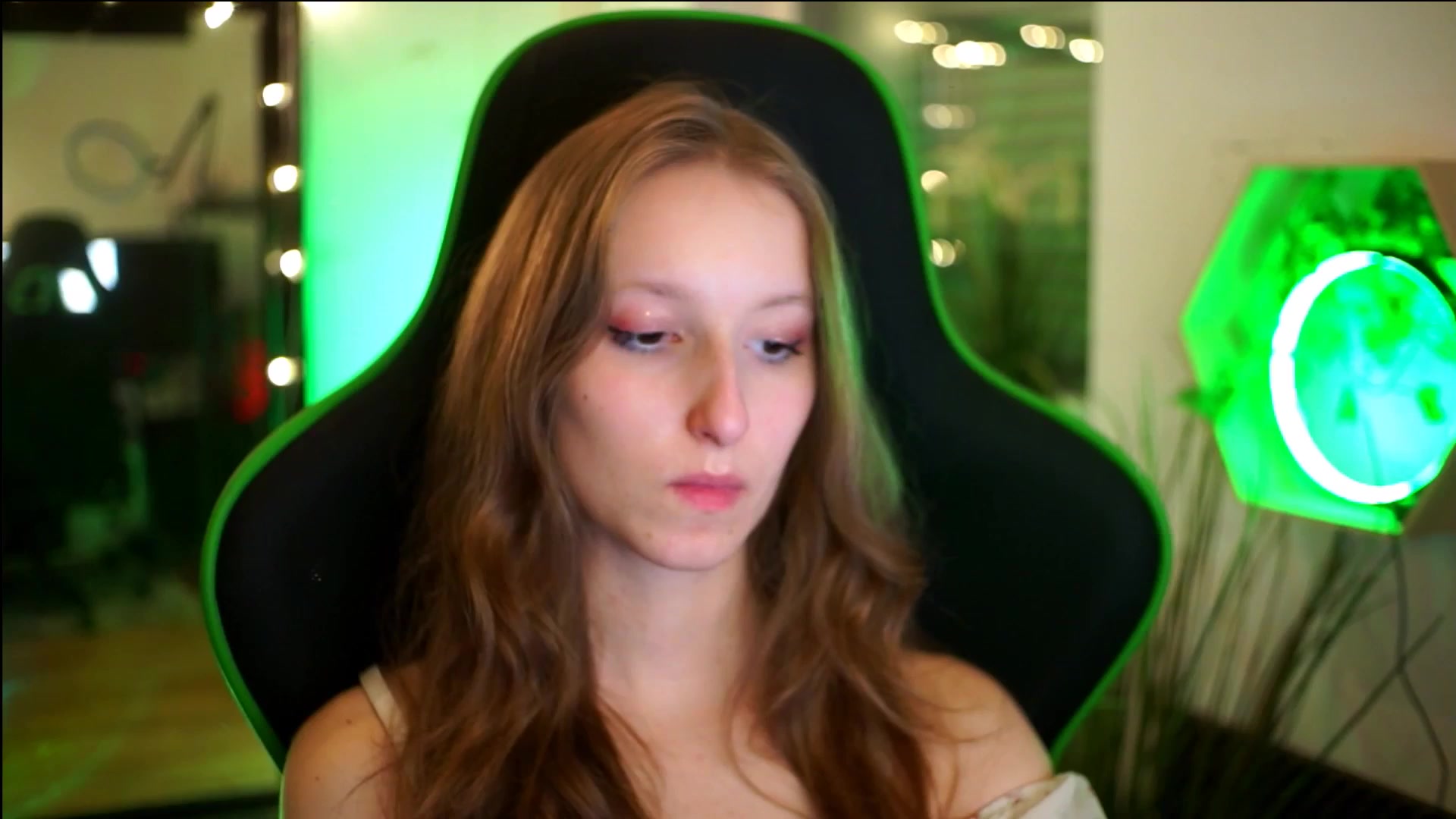 Kira9 video thumbnail