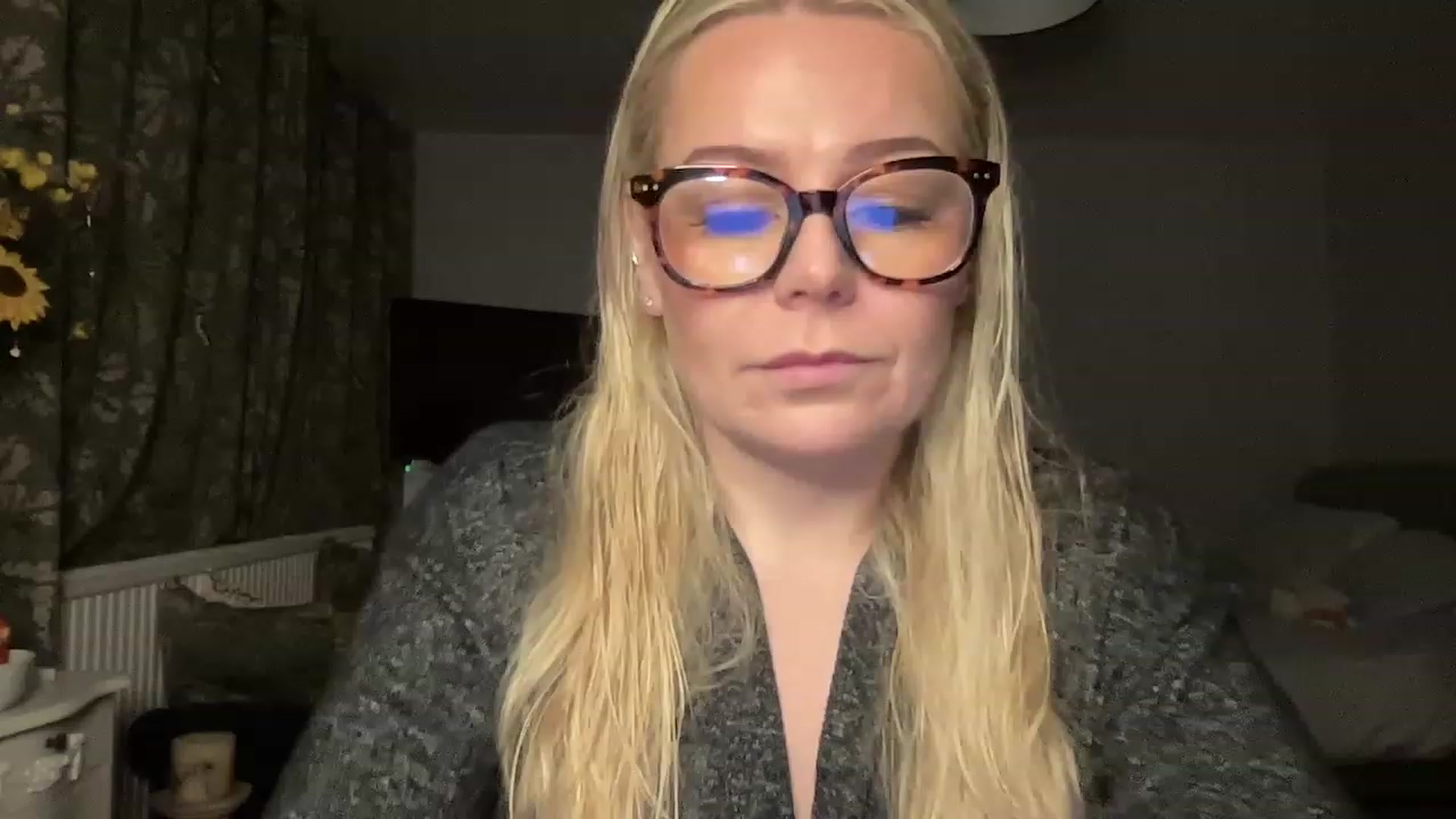 LaraLaughs video thumbnail