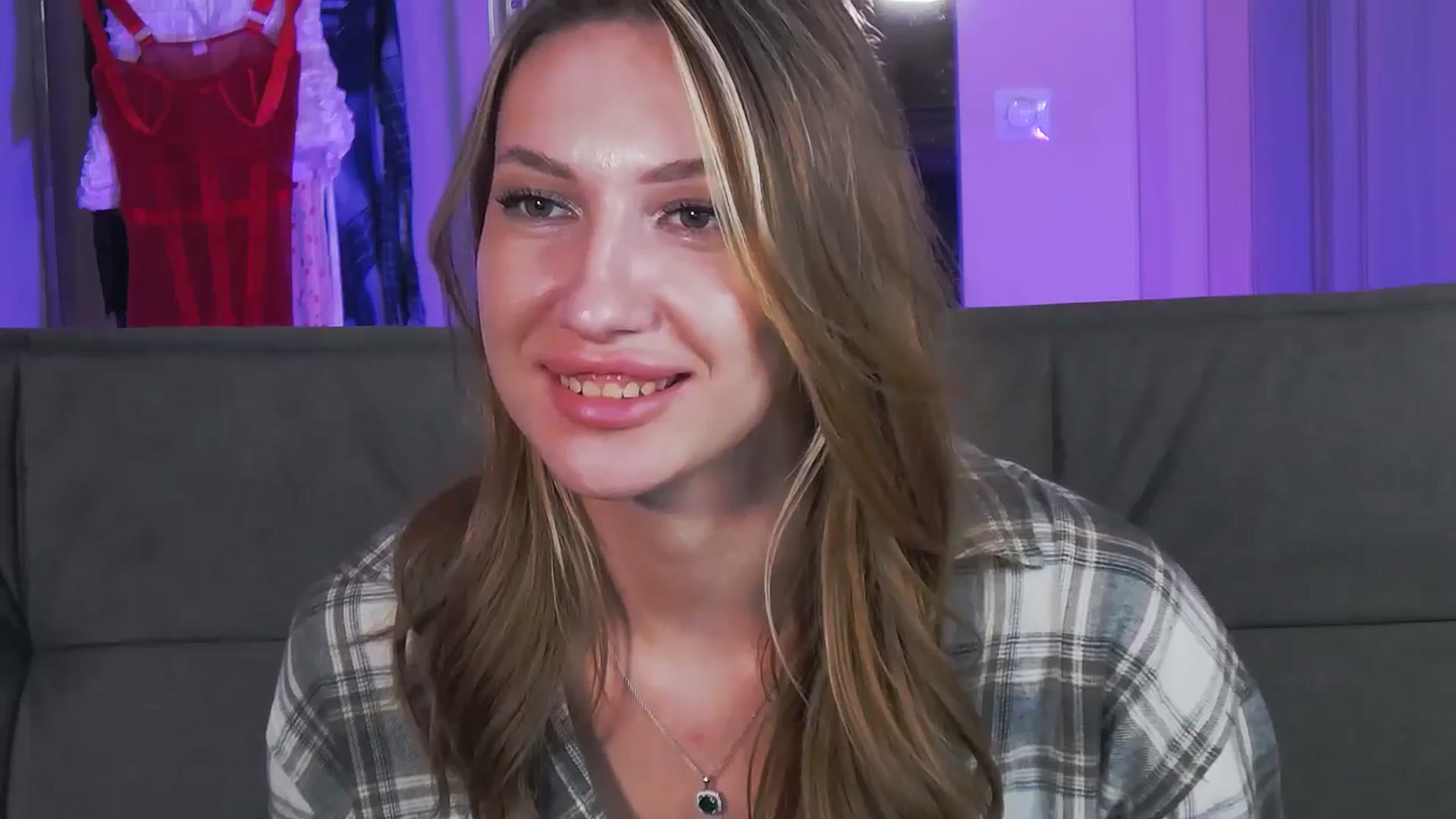 LovelyGin video thumbnail