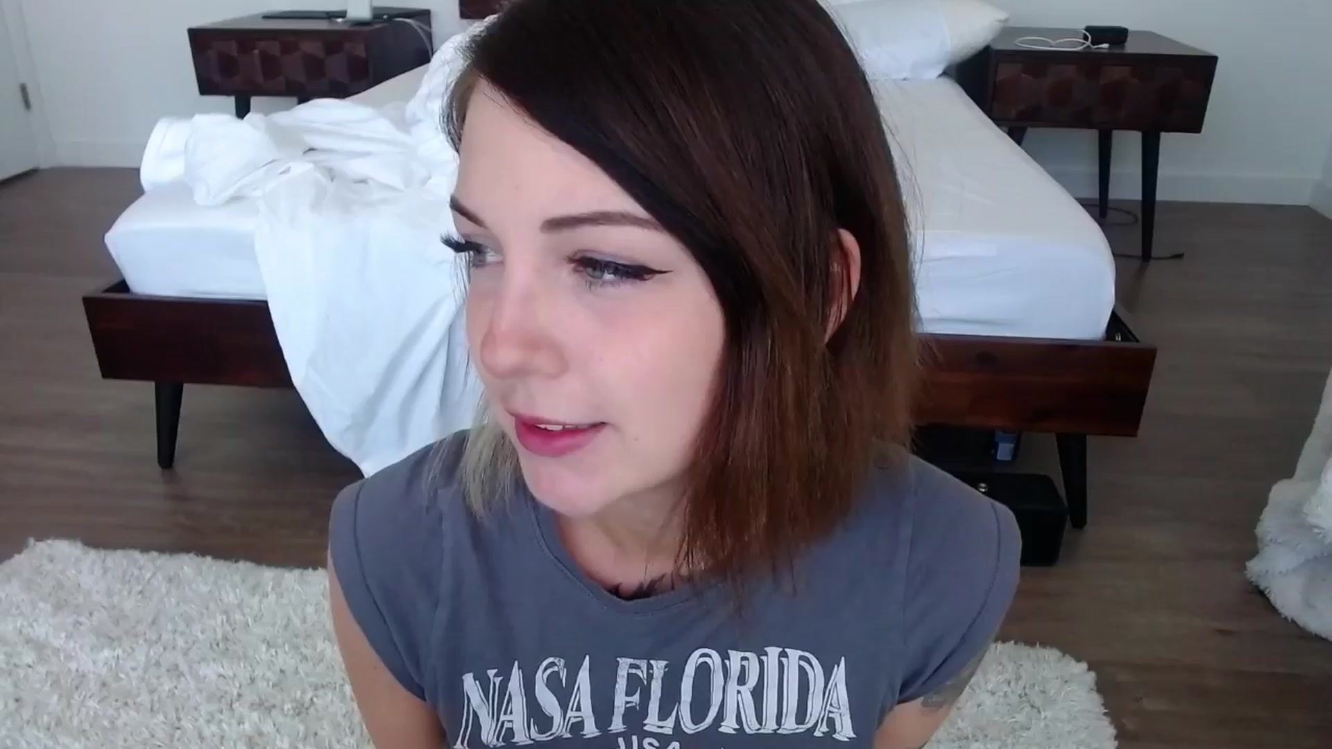 cuteholly video thumbnail