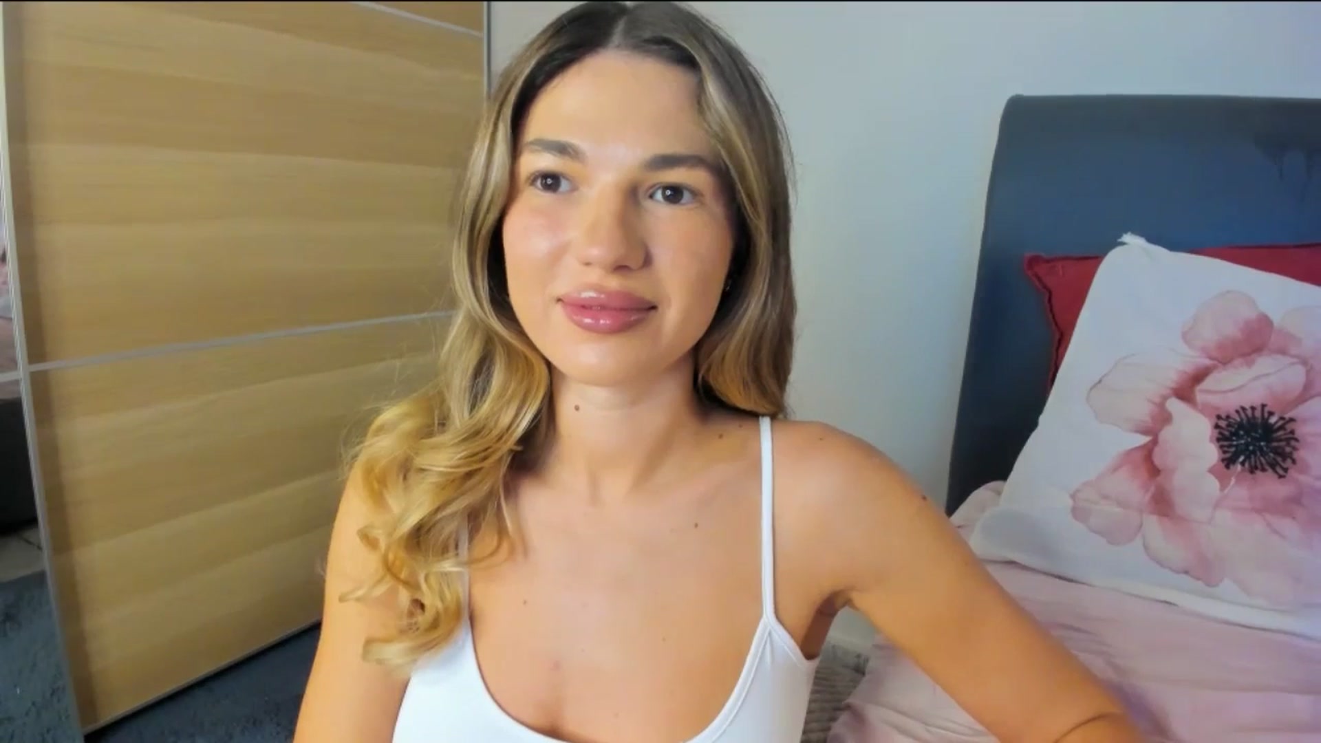 Dariadely video thumbnail