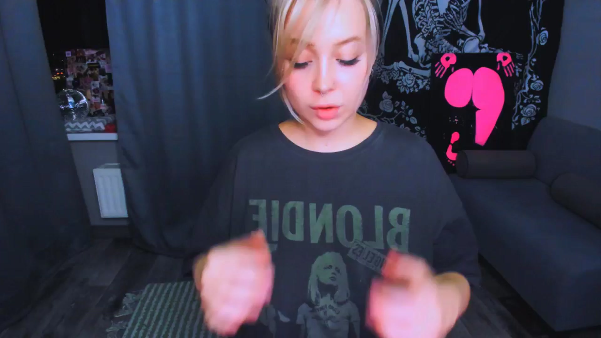 MonaLauu video thumbnail