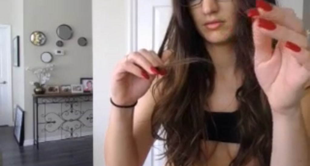 Skye_Evans_ video thumbnail