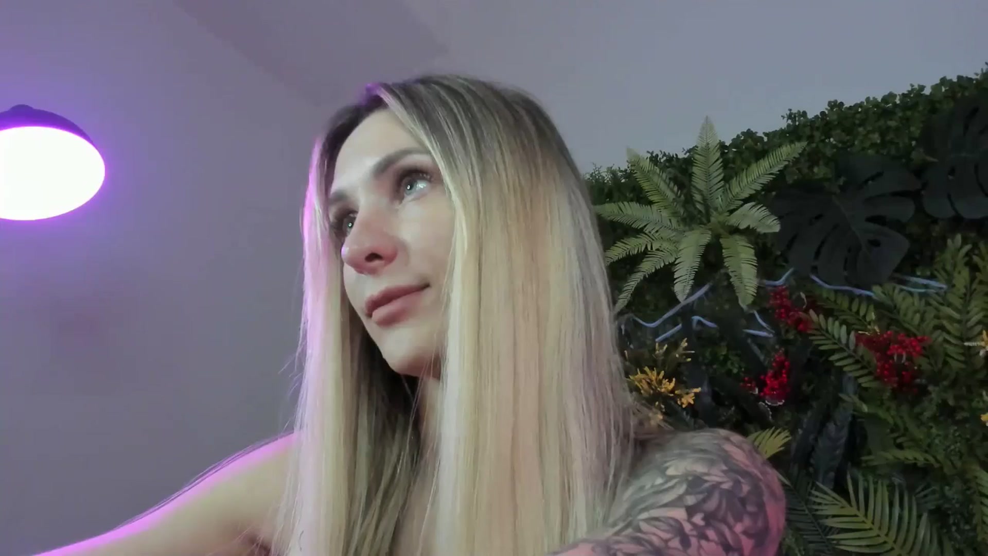 Horny_Blond video thumbnail