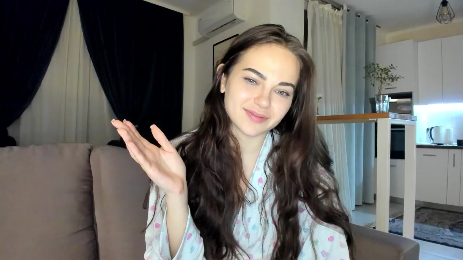 BeeTheQueen video thumbnail