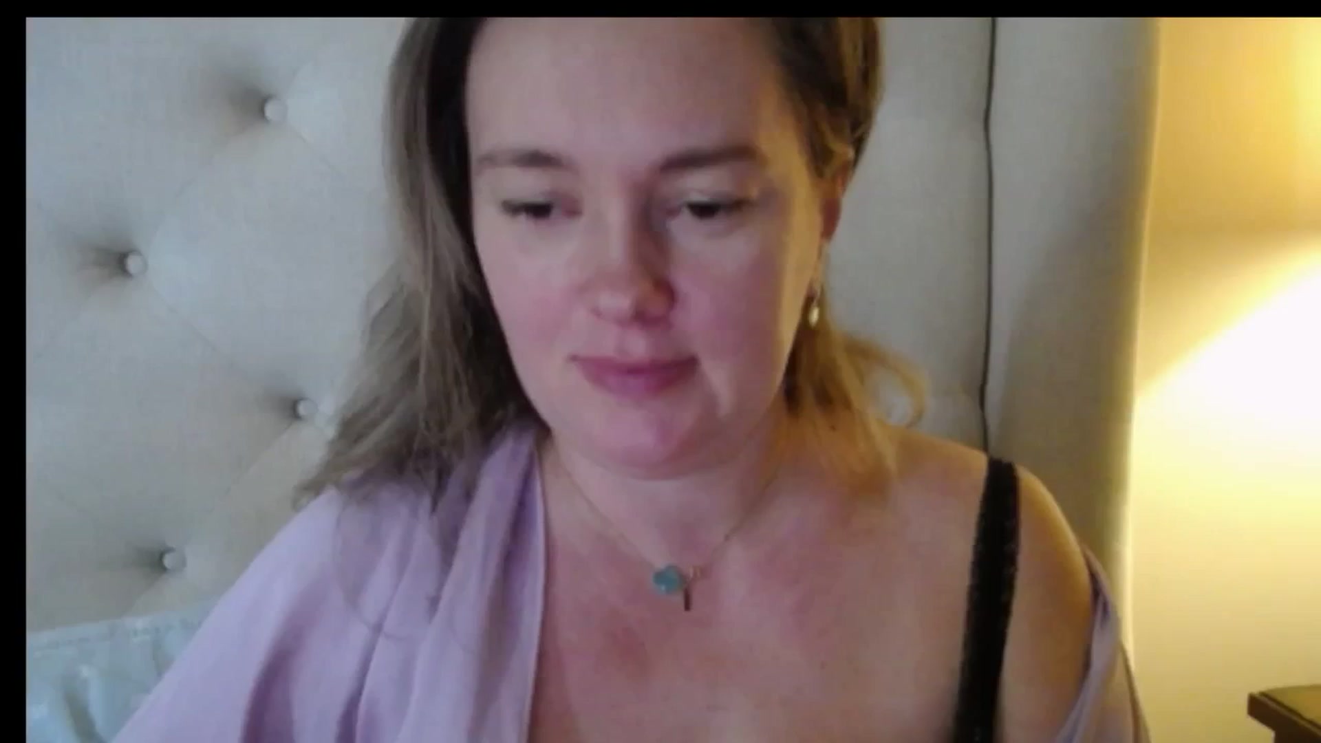 J0llye video thumbnail