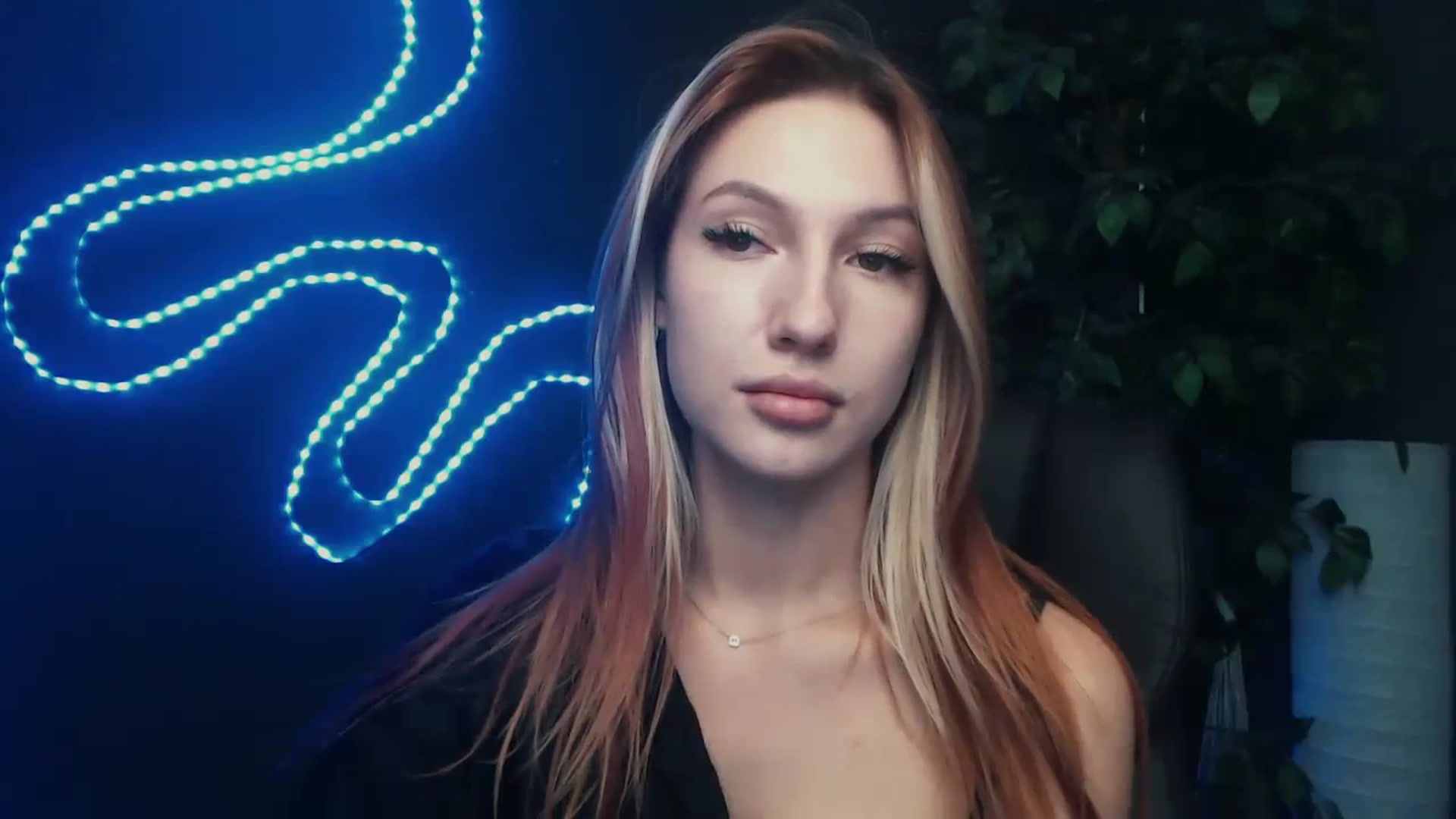 LovelyGin video thumbnail