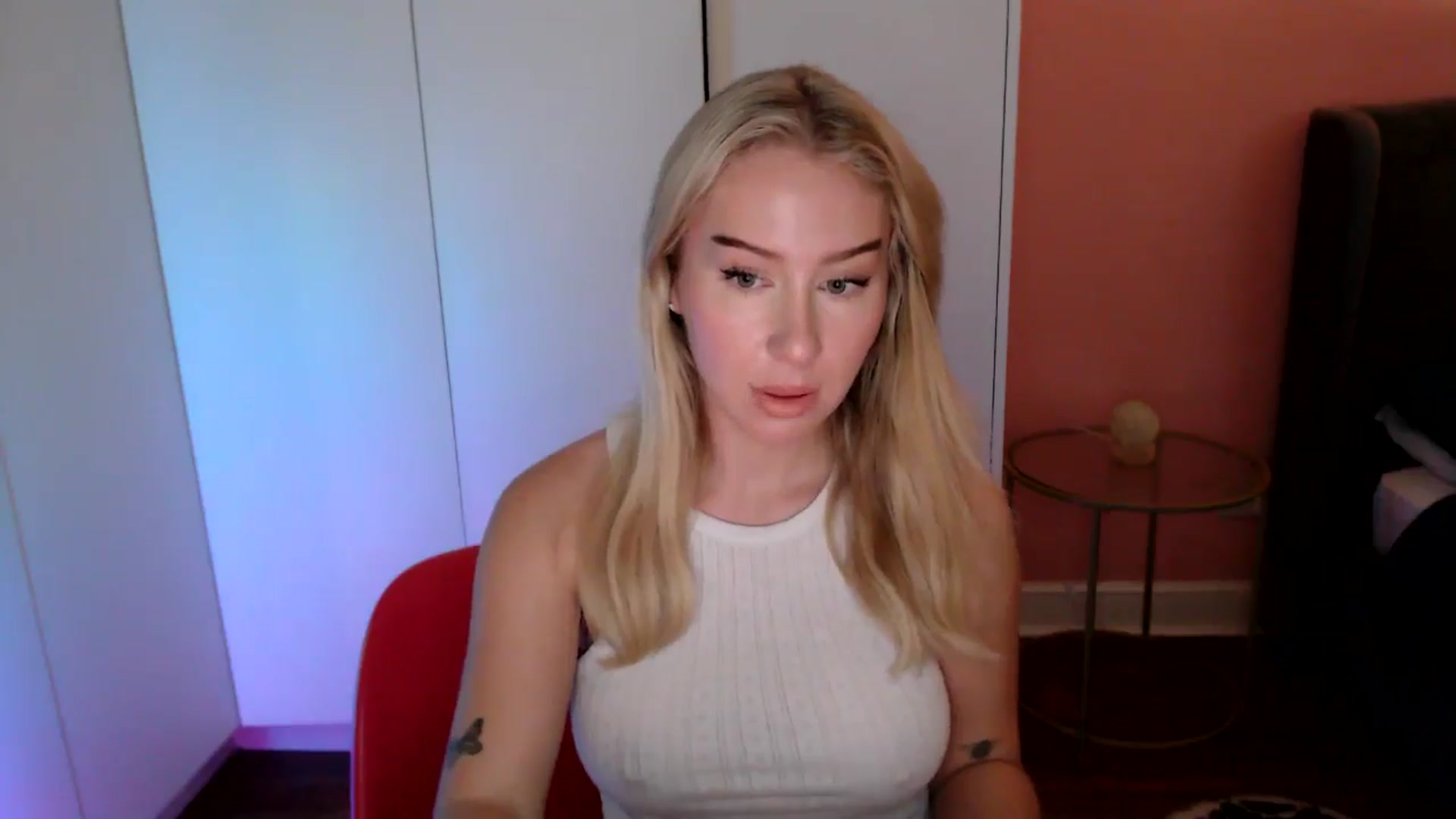 PetiteAvax video thumbnail