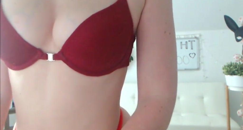 DearLilou video thumbnail