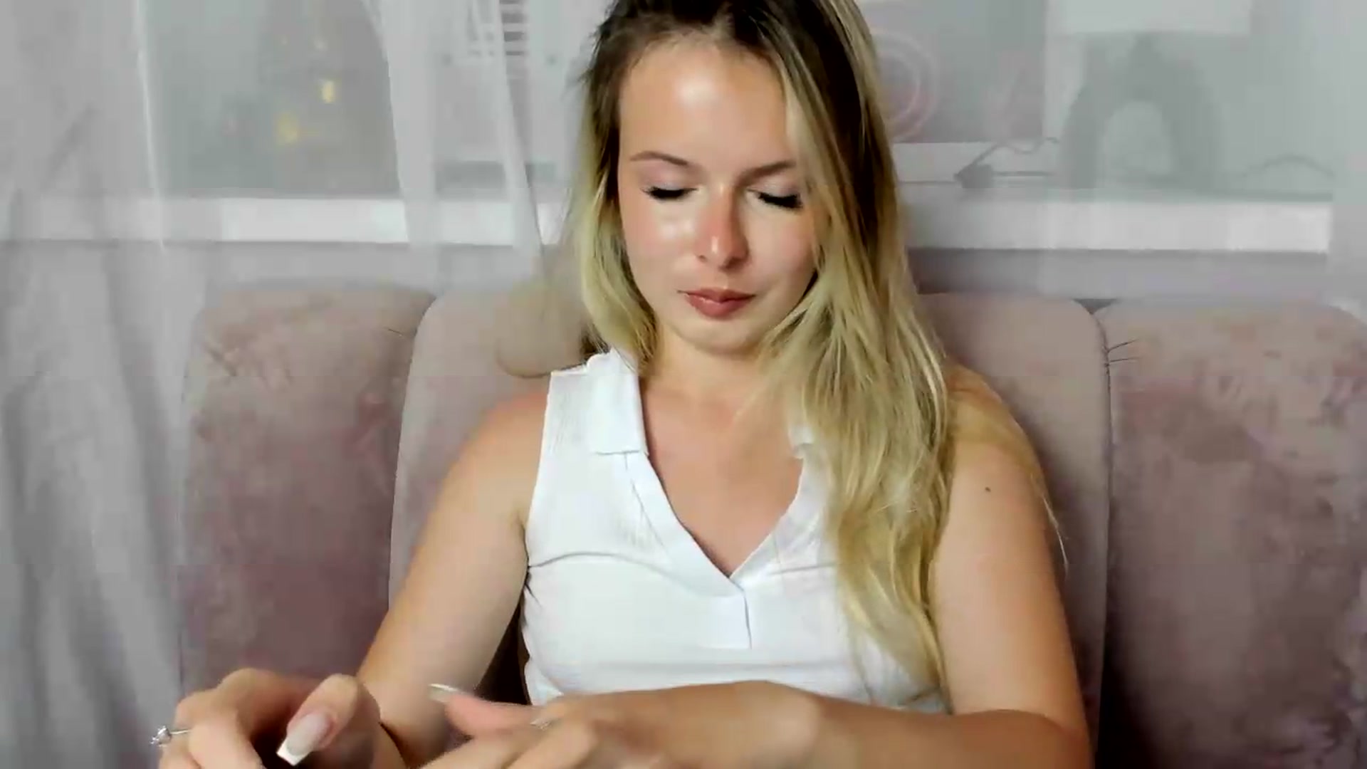 EveliBloo video thumbnail