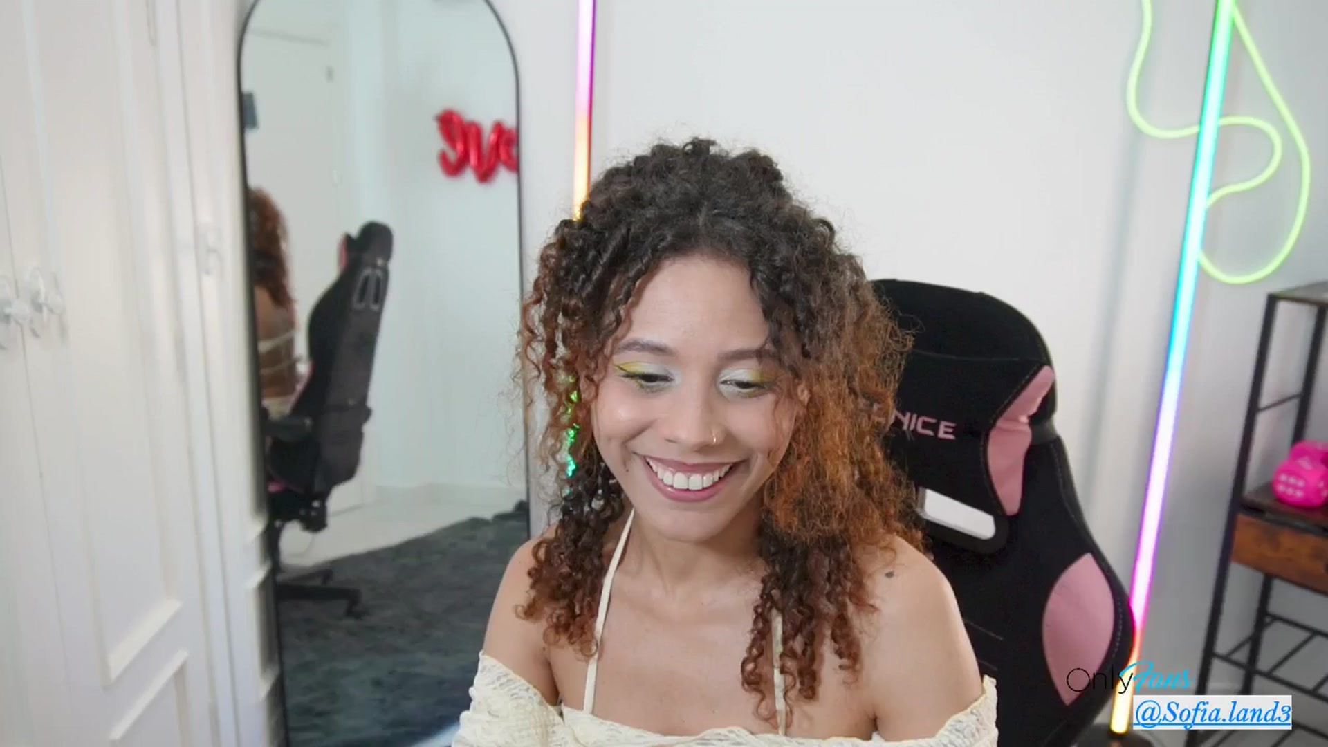 pamela_land video thumbnail