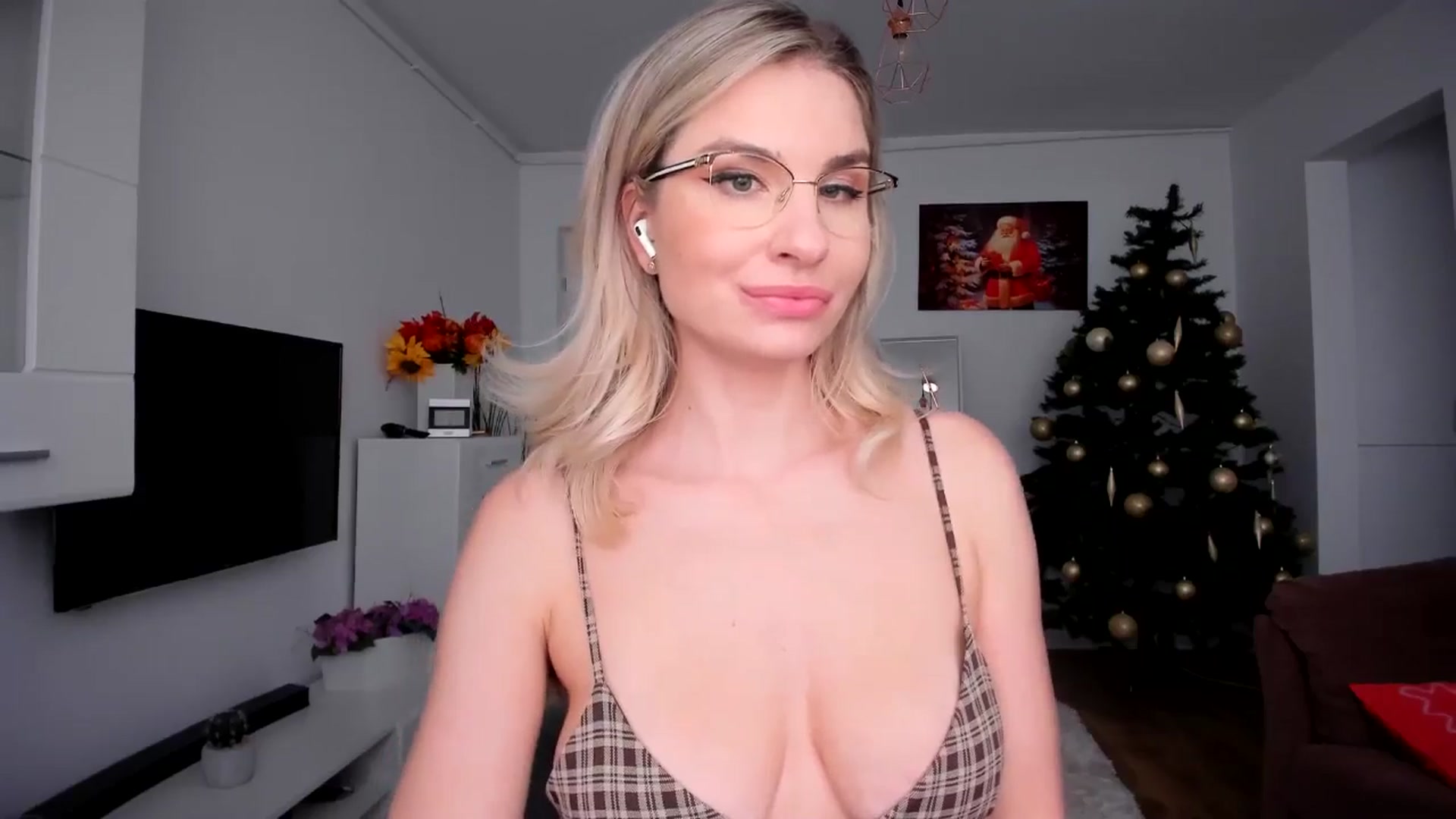 AlyMiss video thumbnail