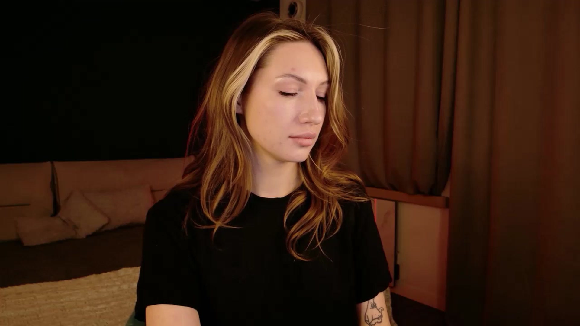 LovelyGin video thumbnail