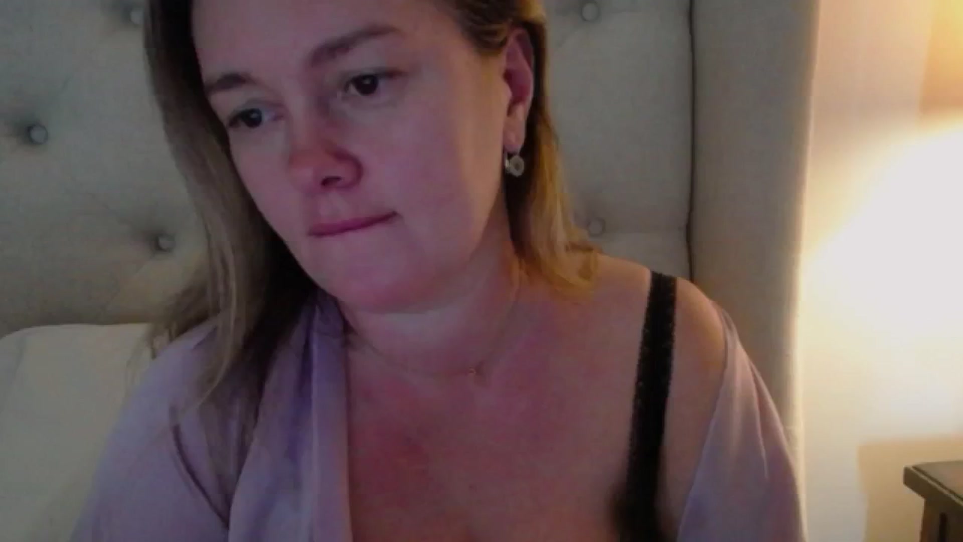 J0llye video thumbnail