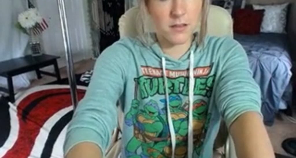 Elizabeth_XO video thumbnail