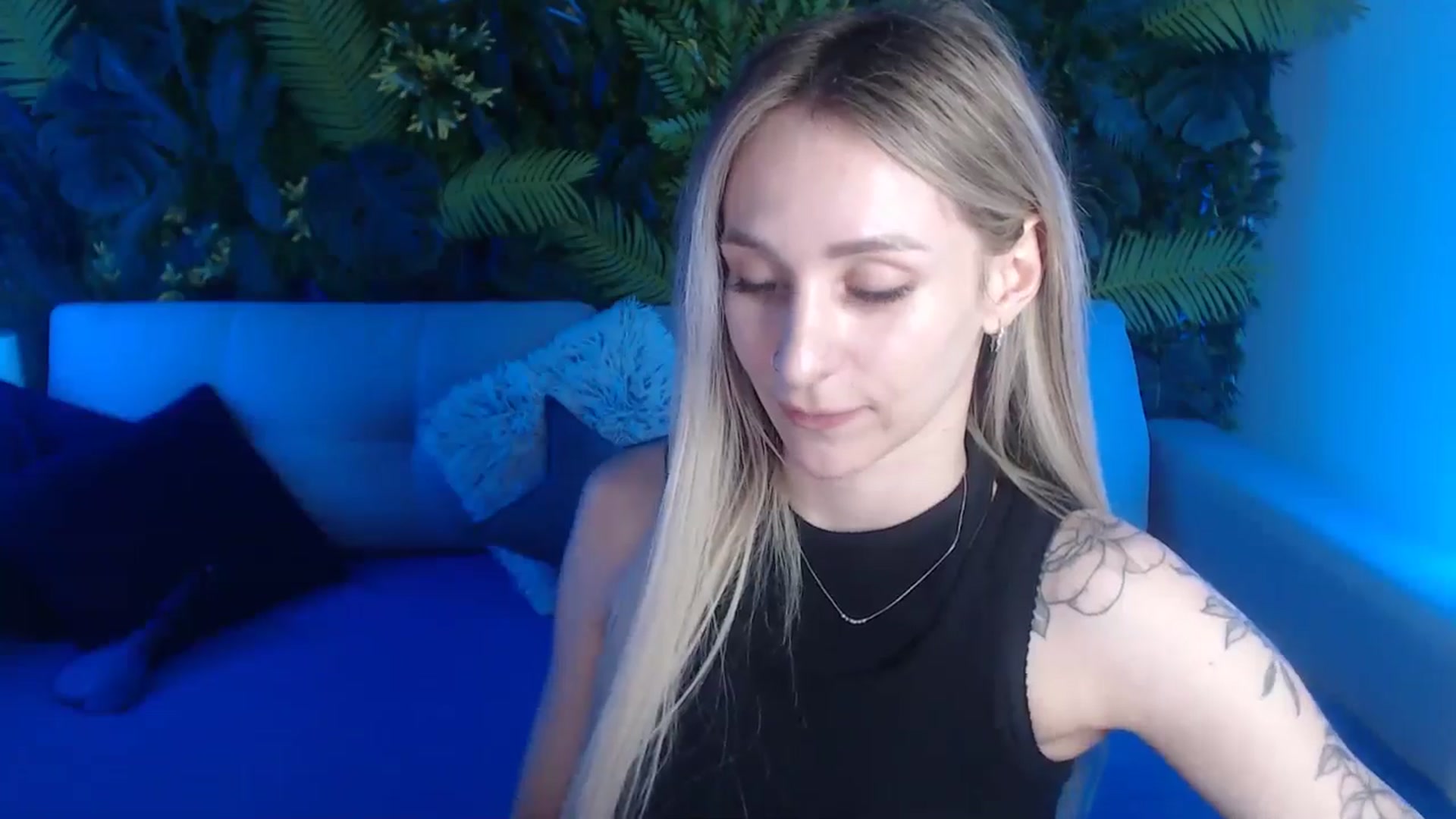 Horny_Blond video thumbnail
