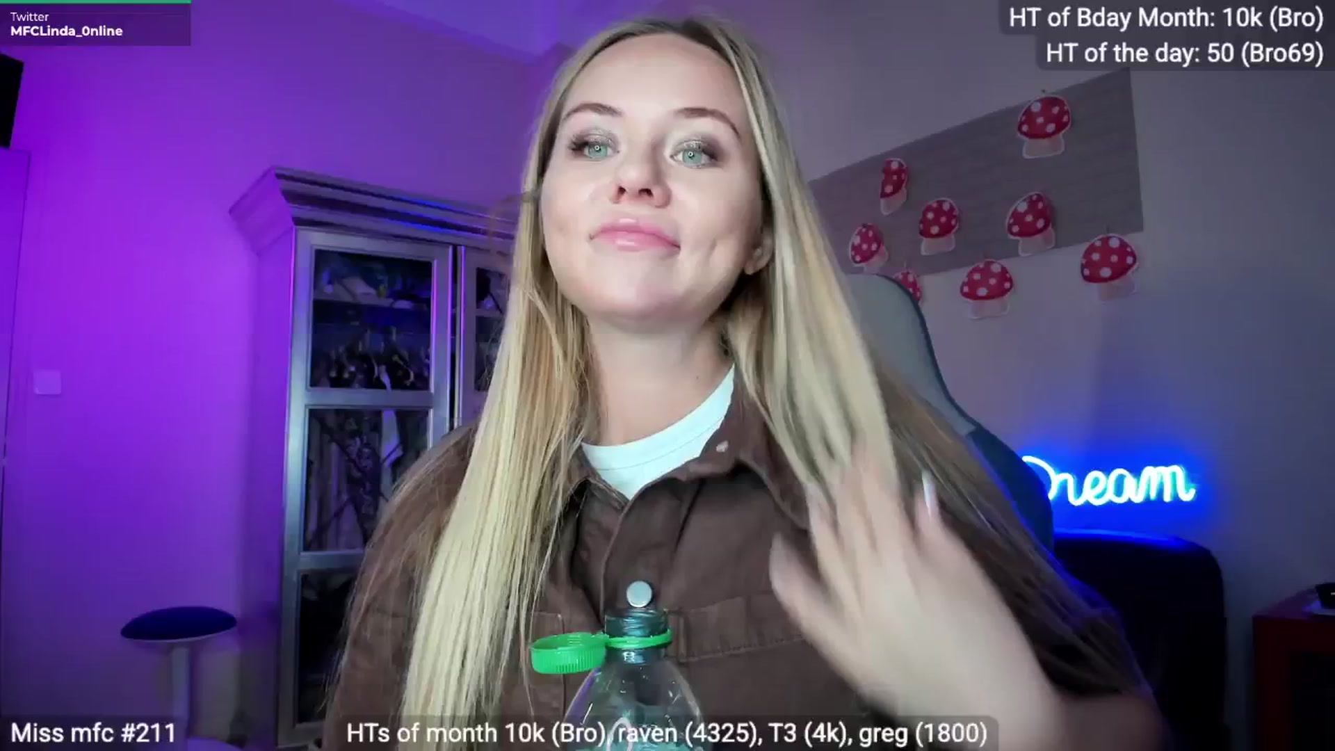 AI_0nline video thumbnail