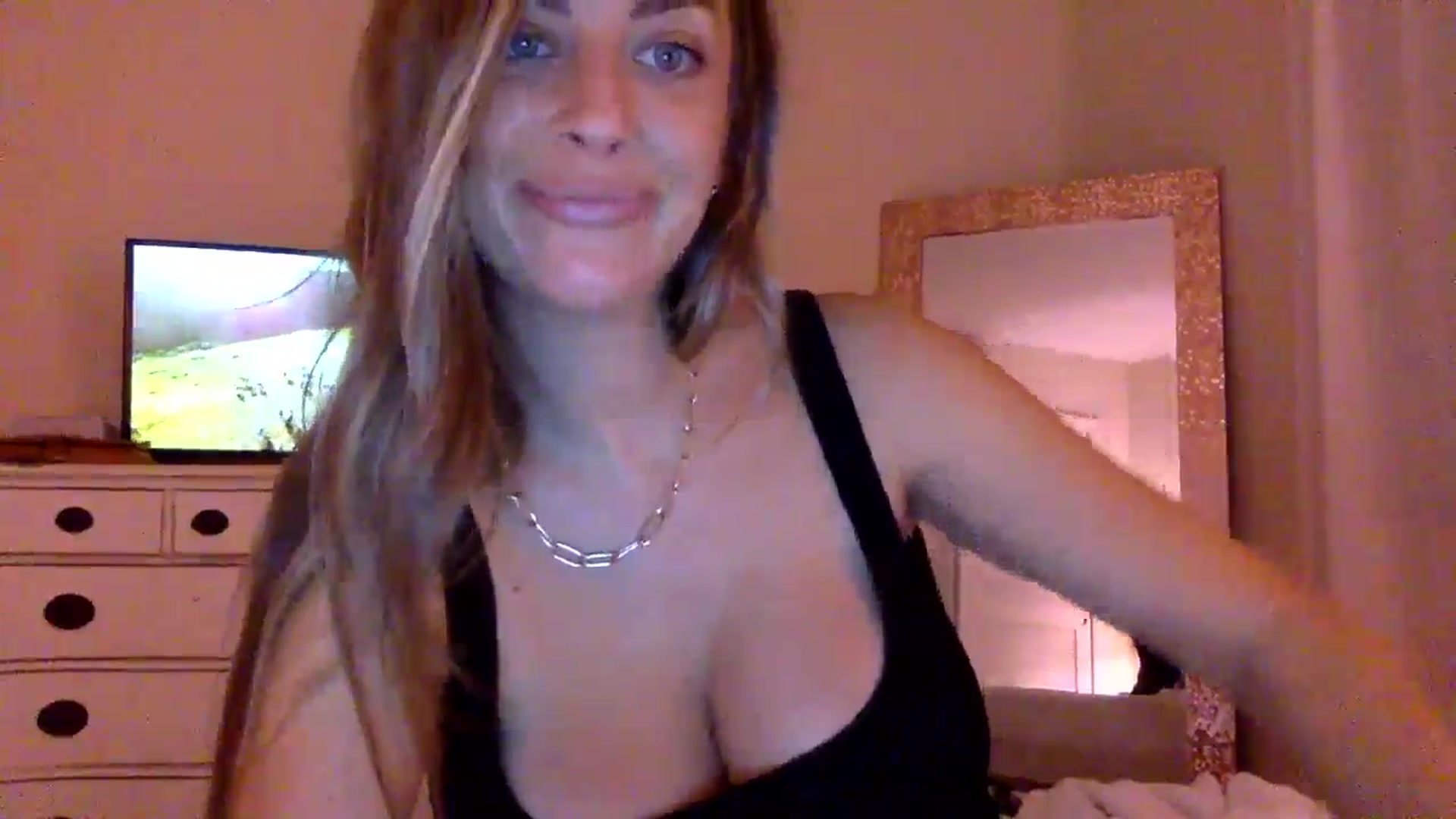 DaniSendLuv video thumbnail