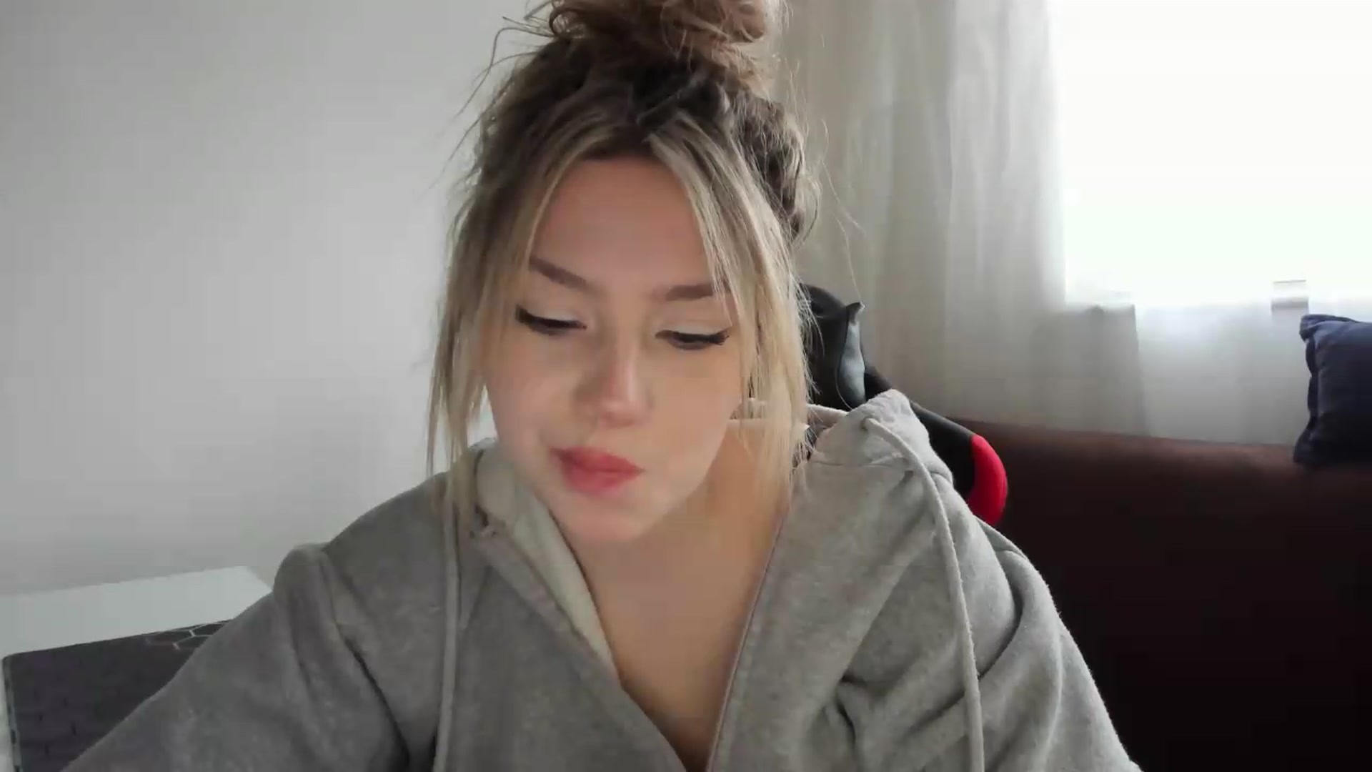 Milanana video thumbnail