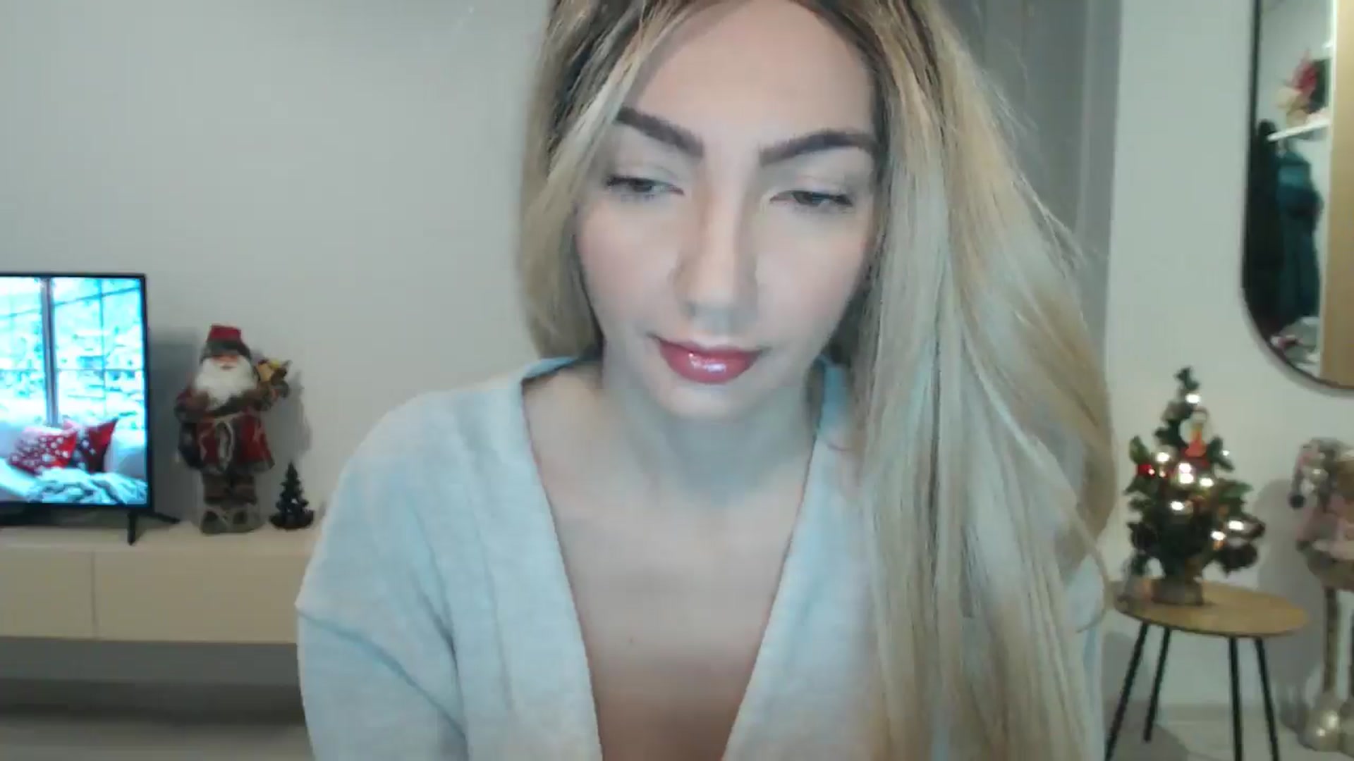 AlyVee video thumbnail