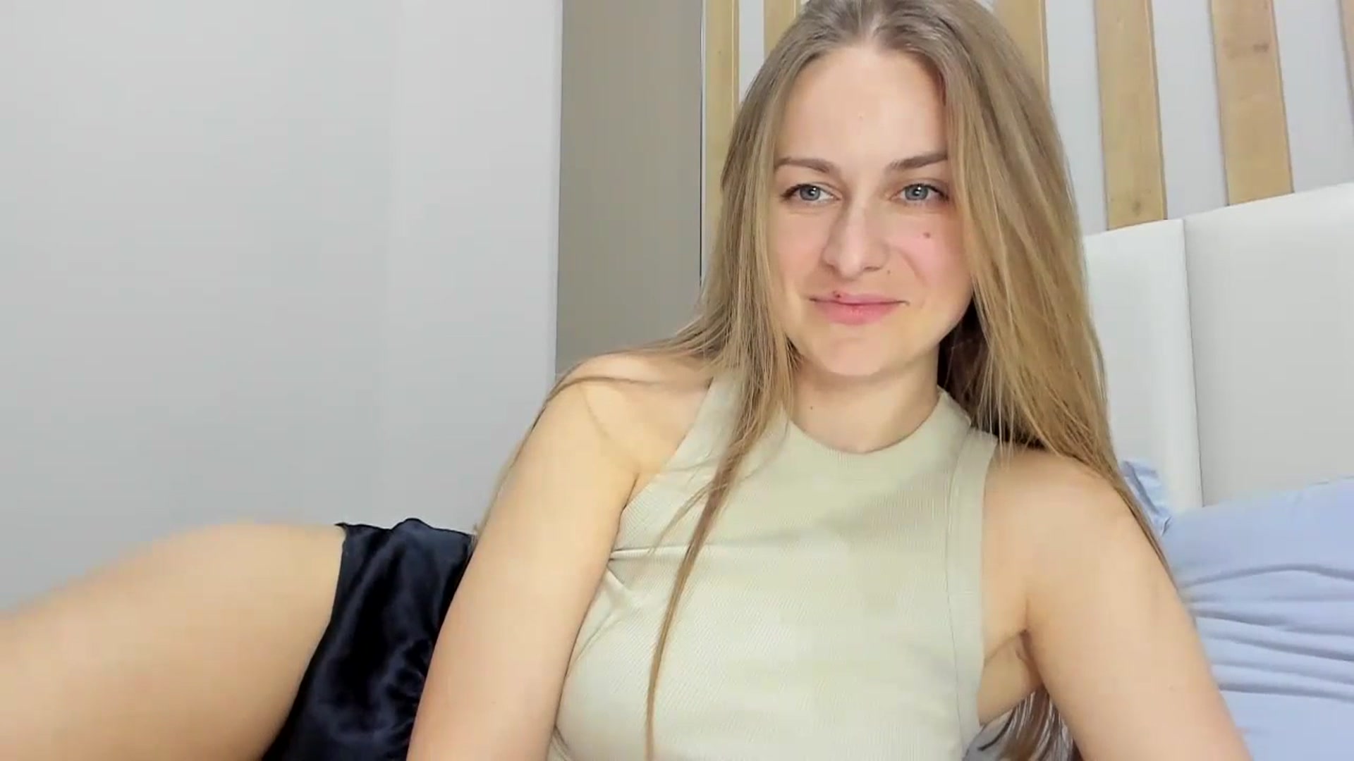 regular_girl video thumbnail