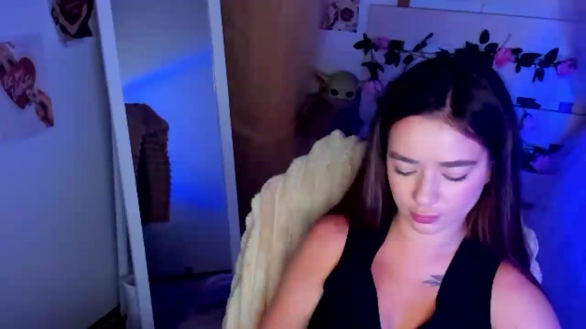 KiraLove video thumbnail