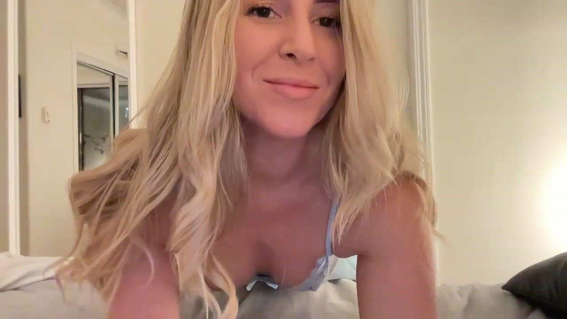 DailyTease video thumbnail