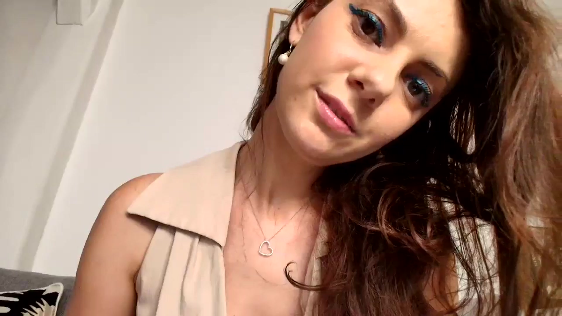 MissAracely video thumbnail