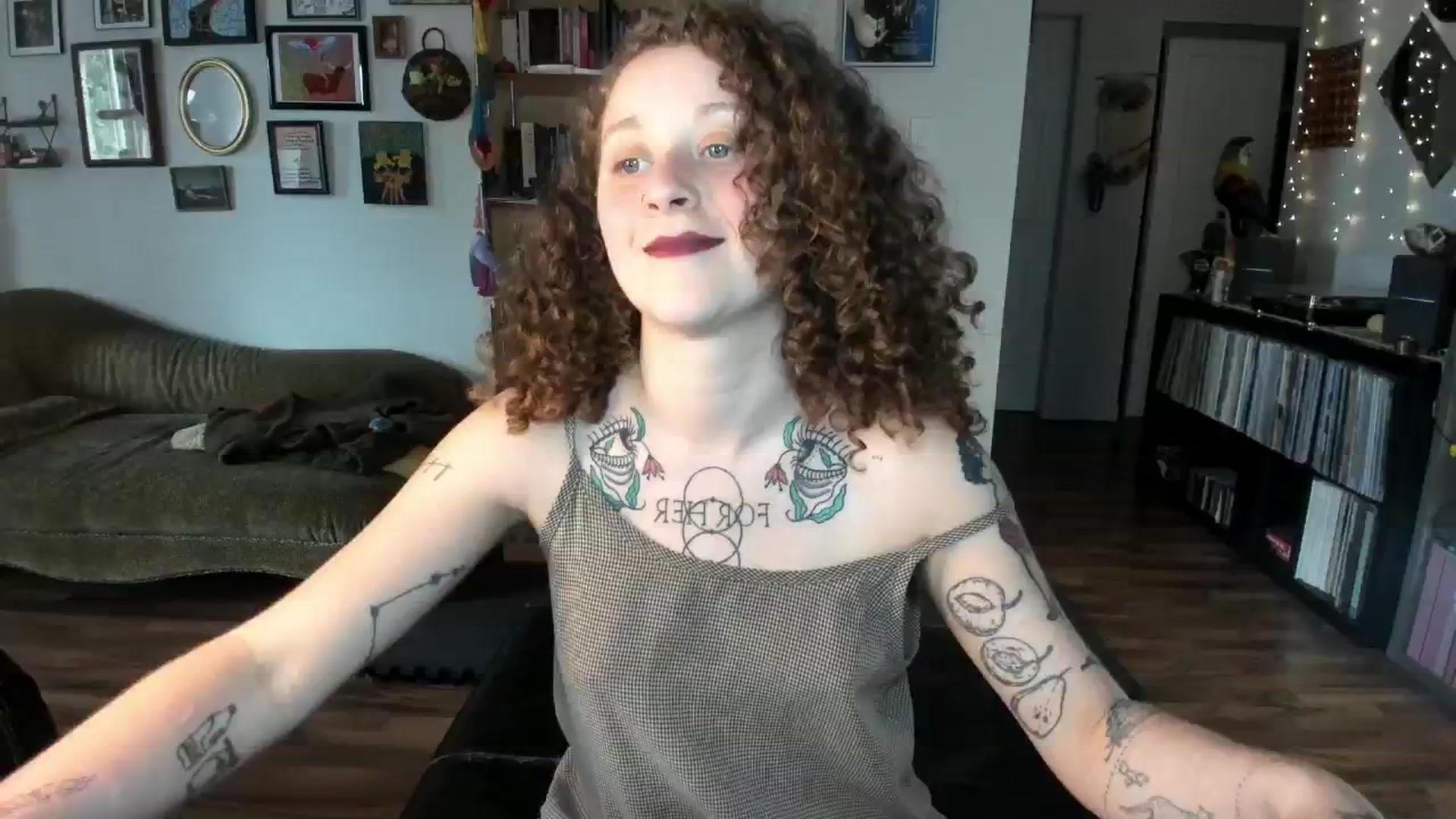PeachyQueen_ video thumbnail
