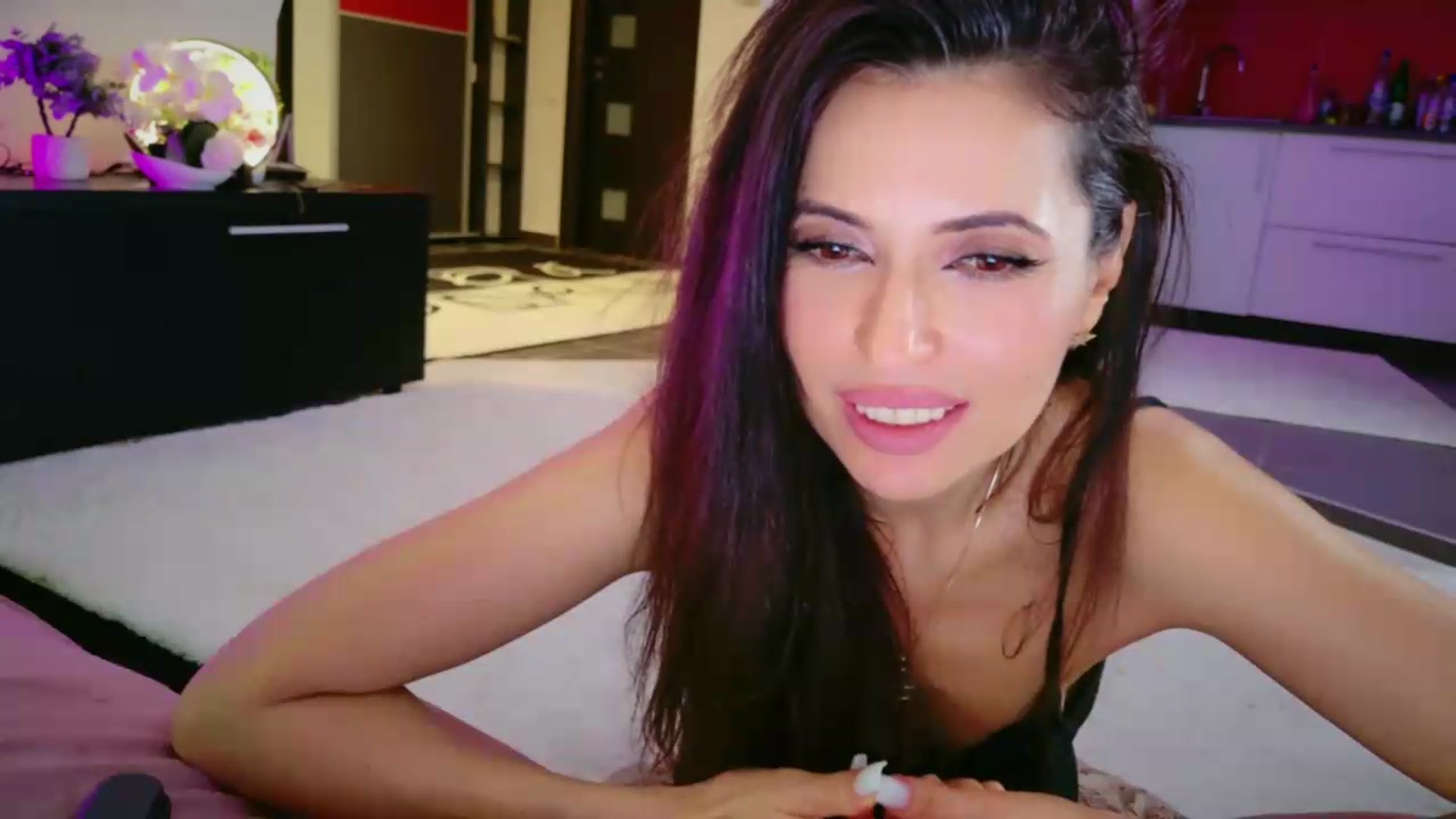 SmileyTinaa video thumbnail